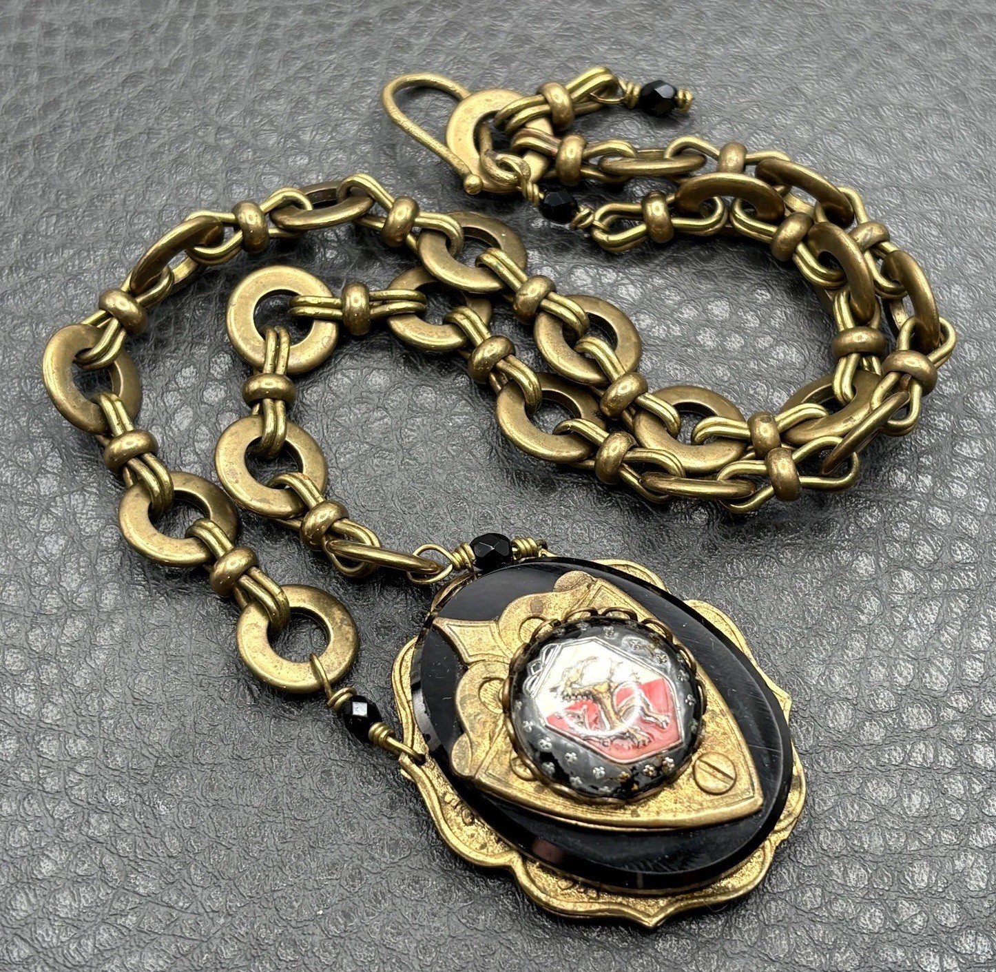 Vintage Heraldic Lion Cameo Chunky Victorian Revival Pendant Chain Necklace 19”
