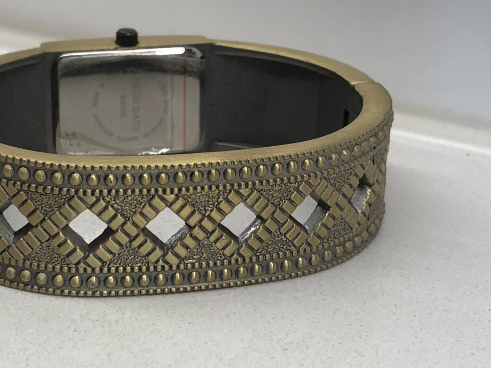 VNTG Heidi Daus “Double Trouble” Swarovski Crystal Bangle Watch – Pristine NWOT