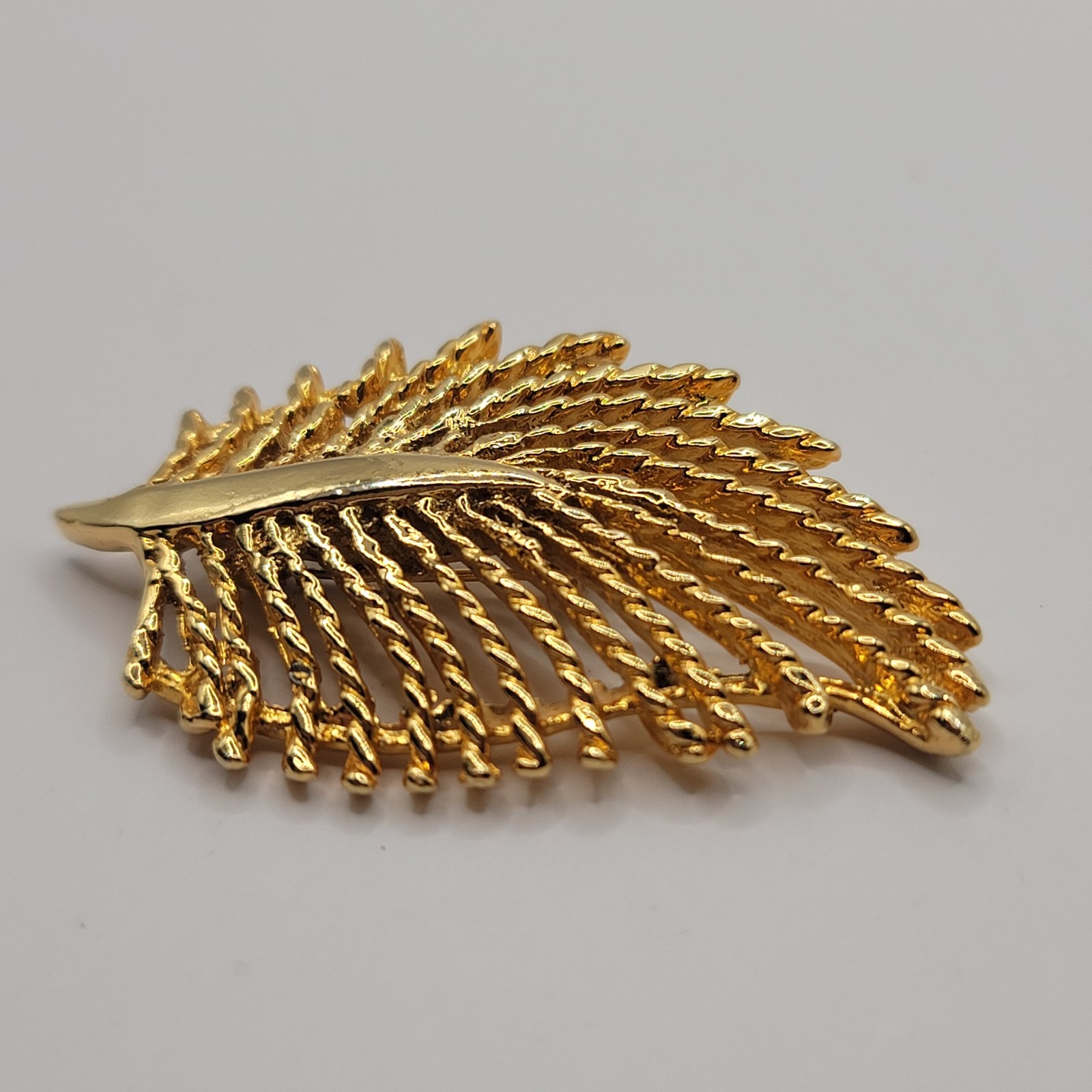 Vintage Gold-Tone Leaf Brooch Signed by Unknown Maker – Mid-Century Style Pin