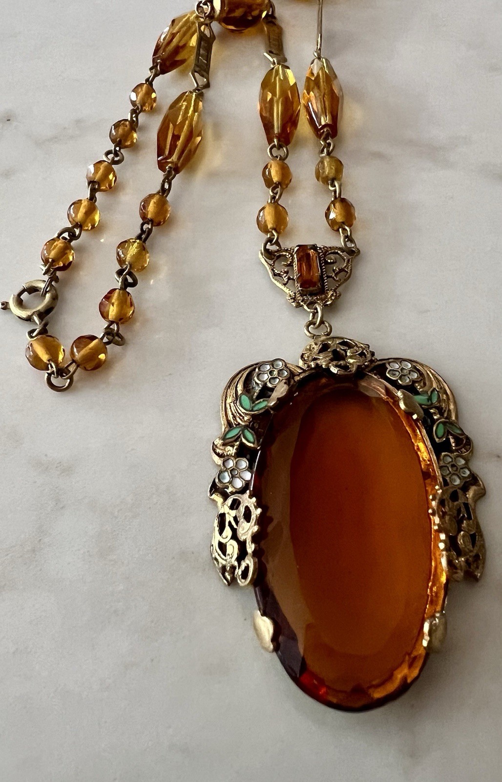 CZECH STUNNING VTG COGNAC COLOR FACETED BRASS FILIGREE ENAMELED PENDANT NECKLACE