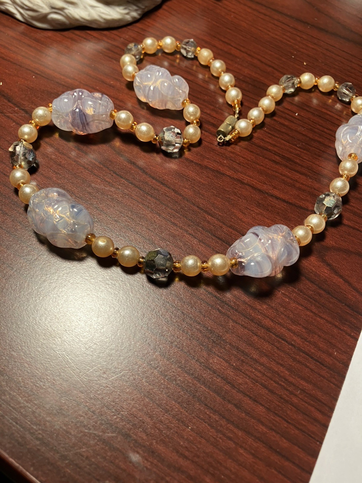 VINTAGE PEARL AND LAVENDER BEADS NECKLACE-21′ -EXCELLENT CONDITION