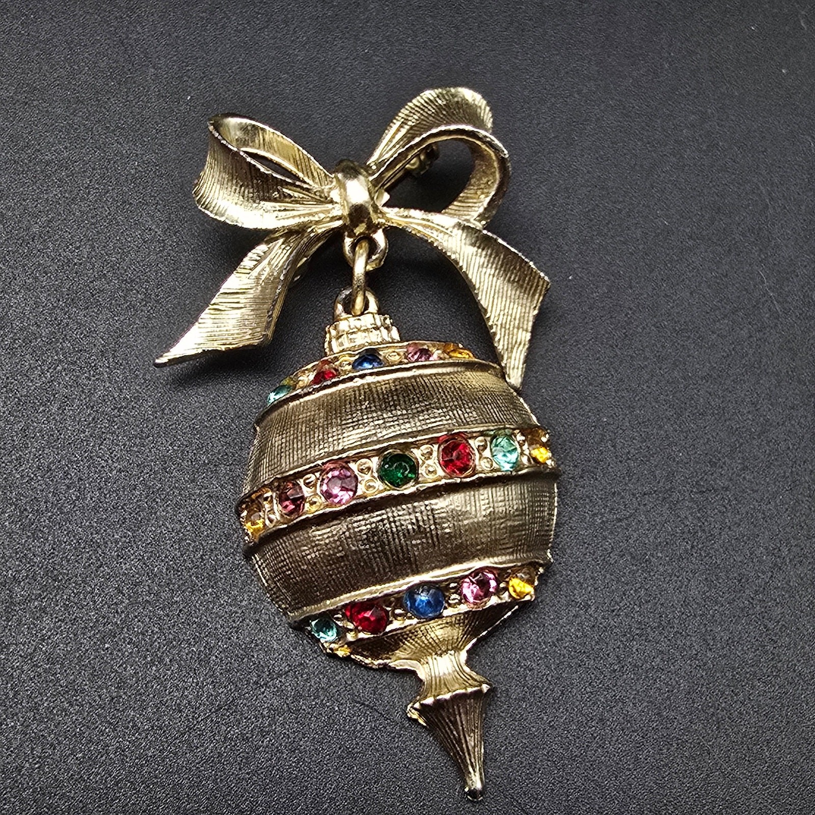 Rhinestone Christmas Ornament Brooch Gold Tone Vintage Jewelry