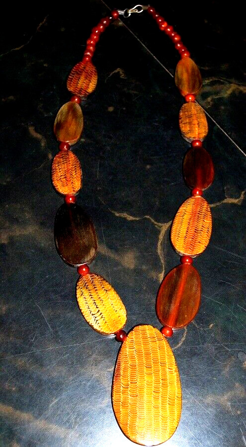 HAND CARVED COW HORN Vintage 25″ Necklace REVERSIBLE Golden Brown Oval Beads
