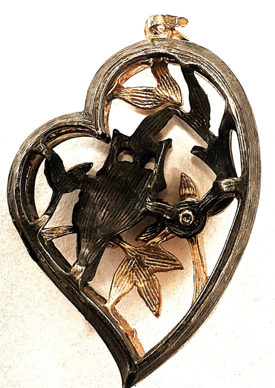 VINTAGE GOLD PLATED & ZINC ALLOY OWL SITTING IN BRANCHES 3D HEART SHAPED PENDANT