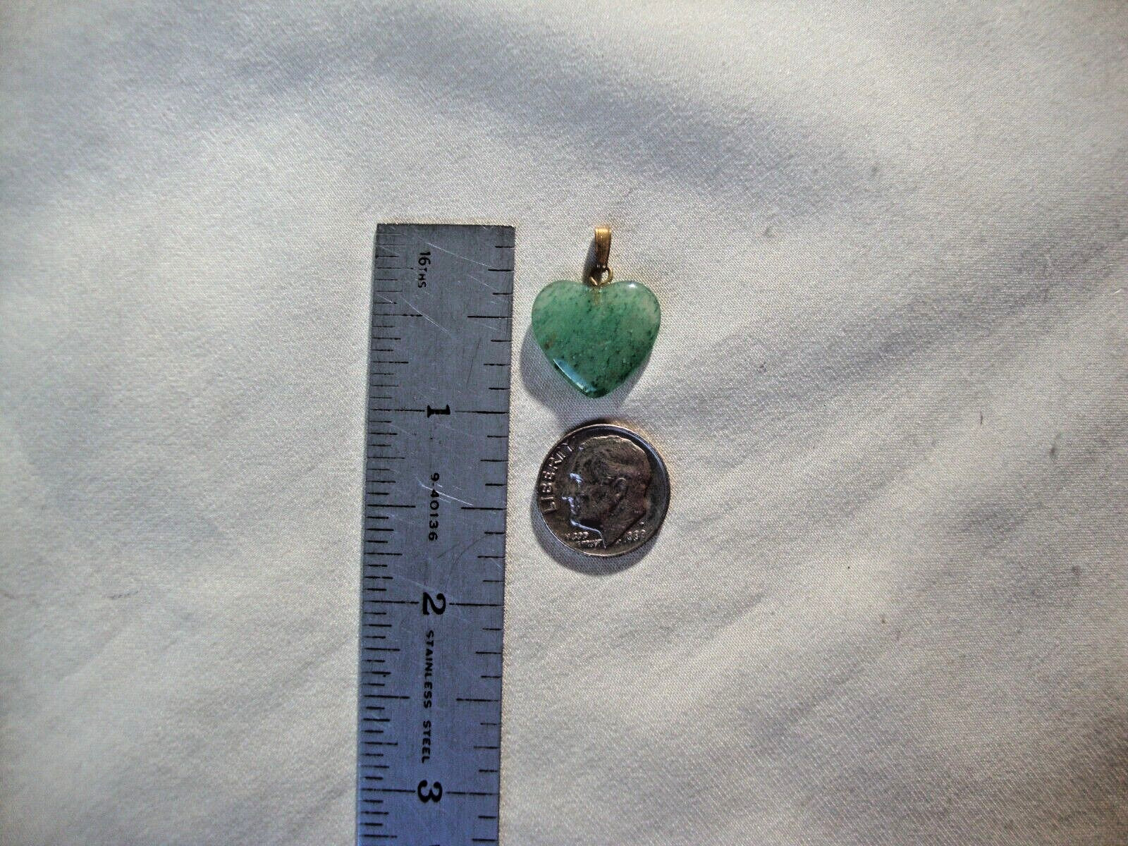 VINTAGE 1980s HANDCRAFTED AVENTURINE HEART YELLOW GOLD FILLED PENDANT