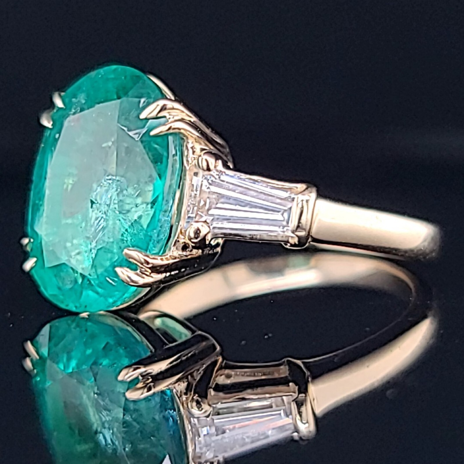 14K Yellow Gold Engagement Ring 5.11CT.Natural Green Emerald Oval Shape GIA Cert