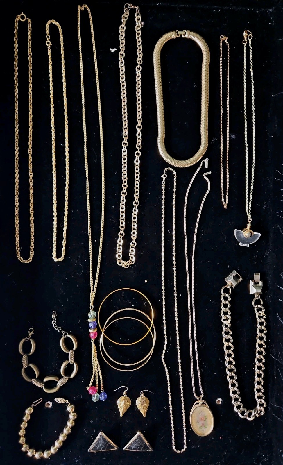 Vintage Goldtone Mixed Jewelry Lot of 17 pieces