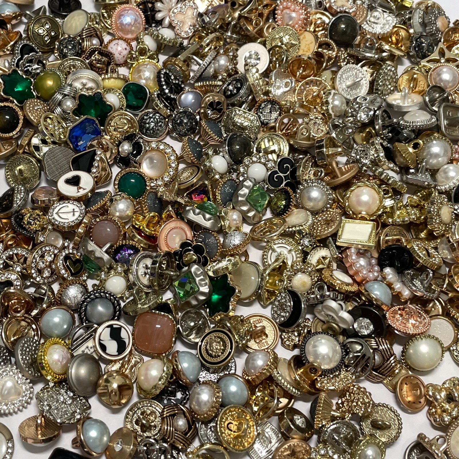 Vintage-now Costume Jewelry makeing Lots button Read Description 50pcs