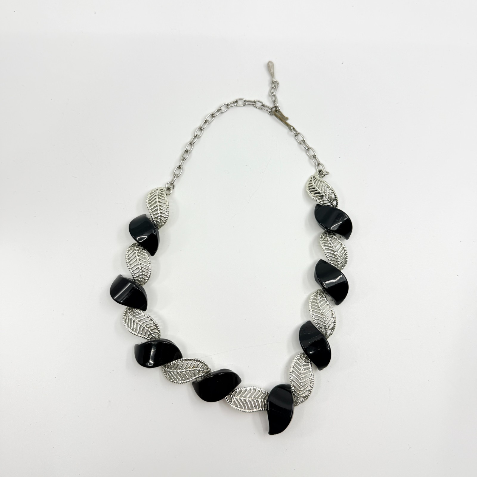 Vintage MCM Mid Century Silver Tone Filigree Leaf Black Cabochon Choker Necklace