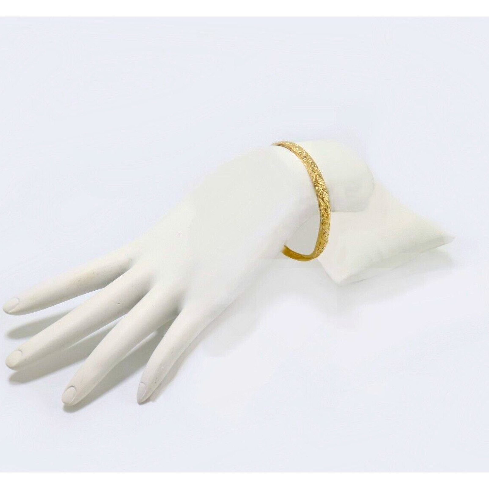 Vintage Hawaiian Bangle Bracelet – Quality 14K Gold Filled Etched Floral Texture
