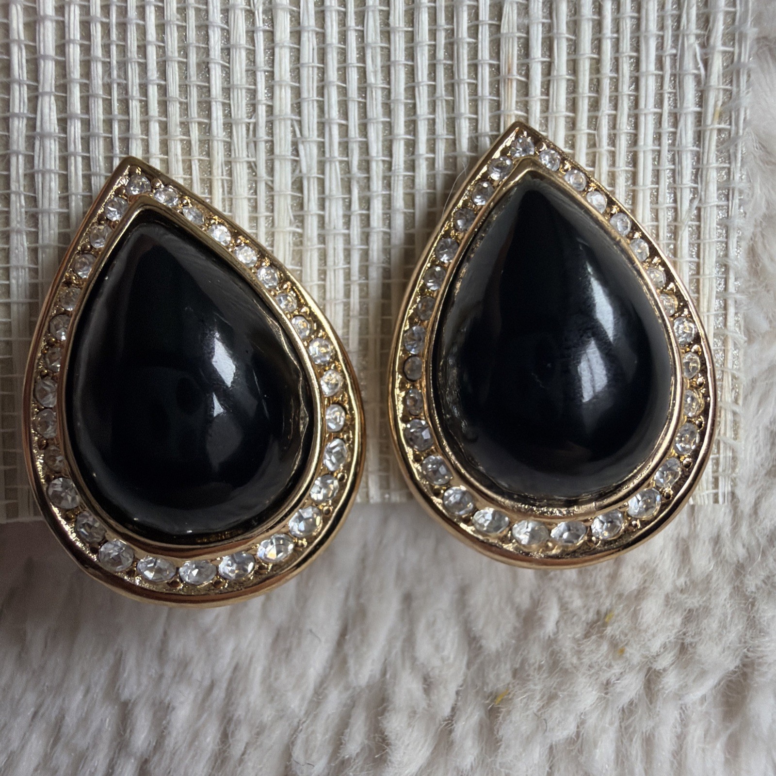 CHRISTIAN DIOR VINTAGE SIGNED TEARDROP SHAPE BLACK & RHINESTONES CLIP EARRINGS