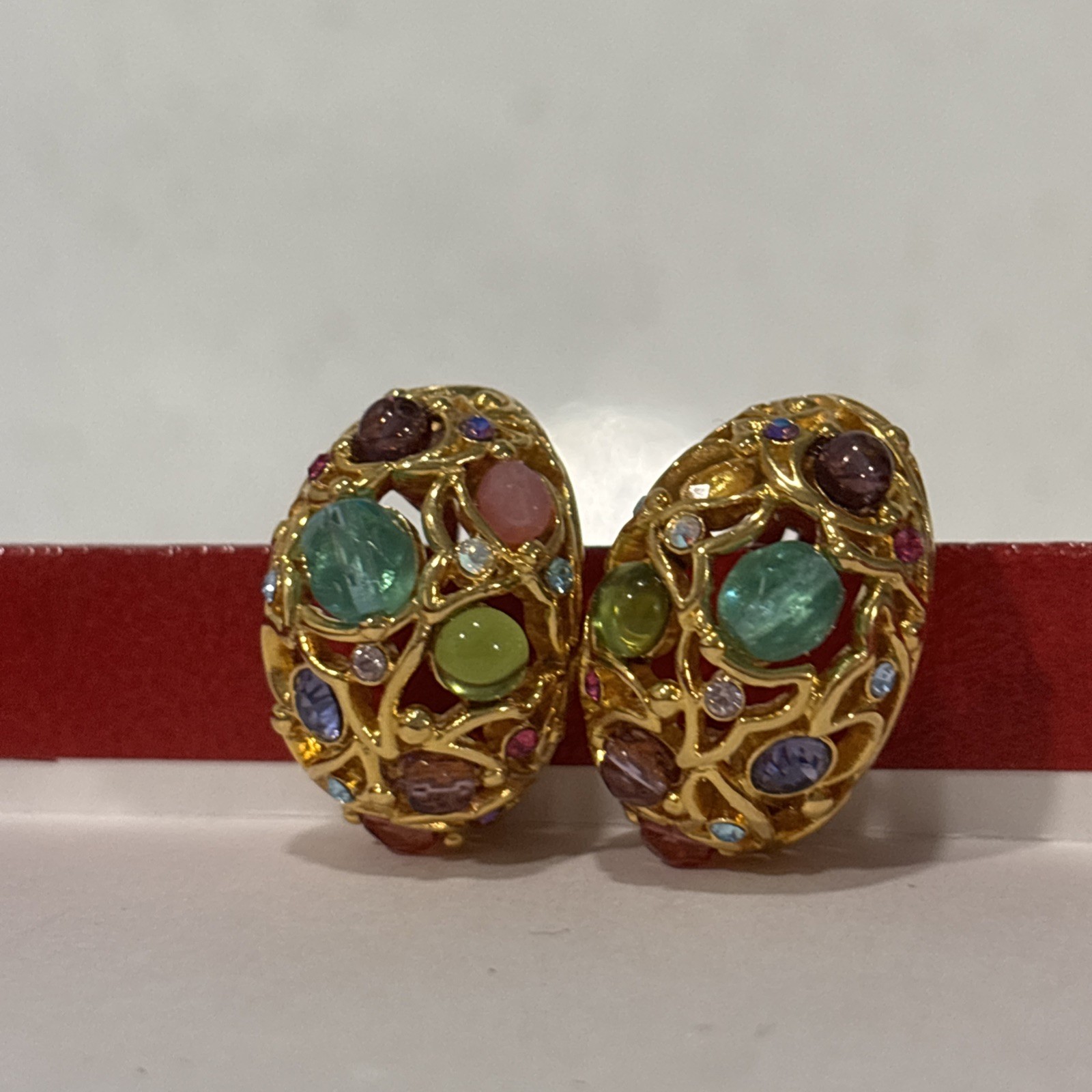 Vintage Joan Rivers Rhinestone Gripoix Glass Beaded Gold tone Hoop Clip Earrings