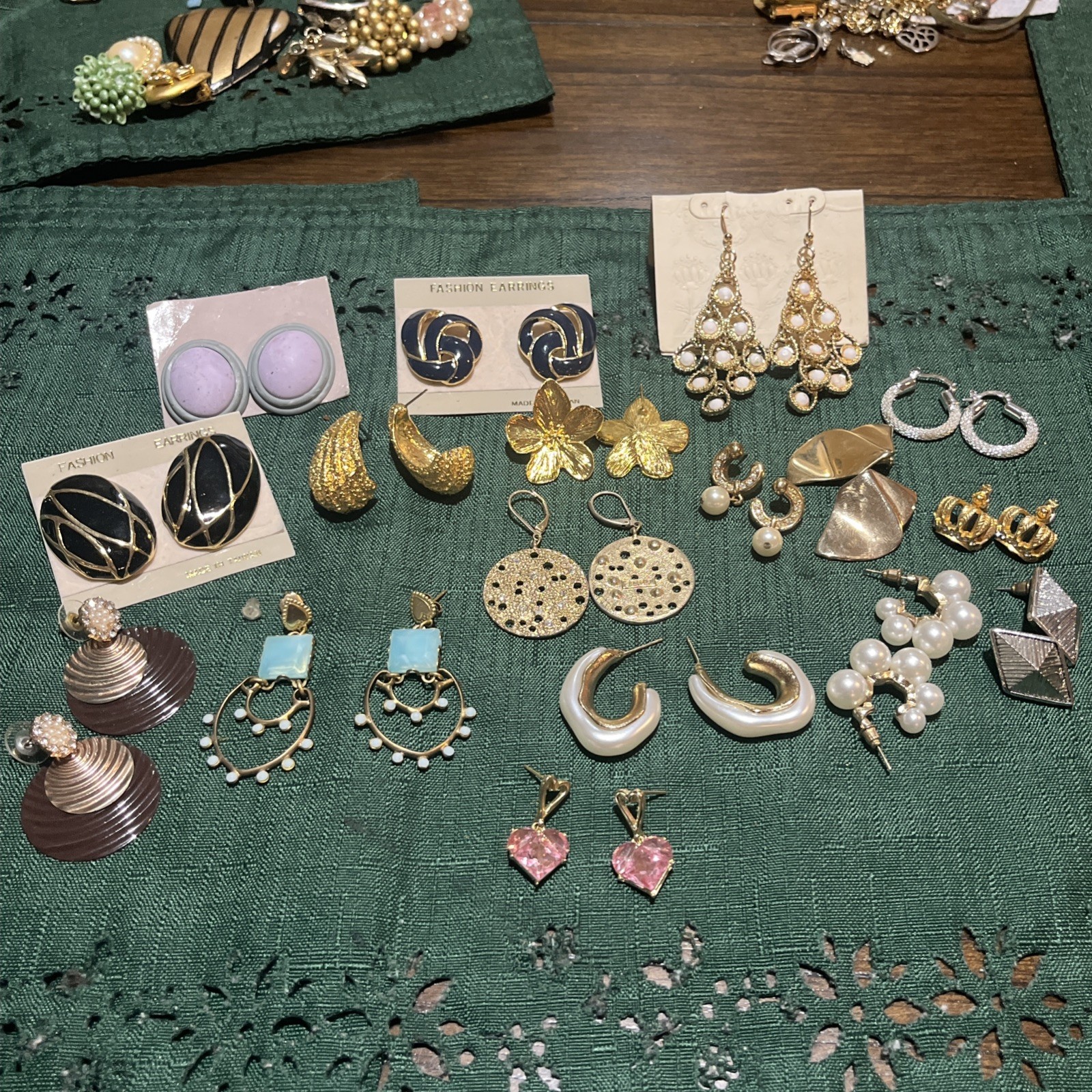 Women’s Vintage earrings Lot Gold Tone Silver Tone Some Name Brands Pierced 18