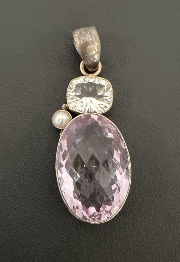 Vintage Artisian 925 Pendant With Light Purple Stone & Pearl Accent