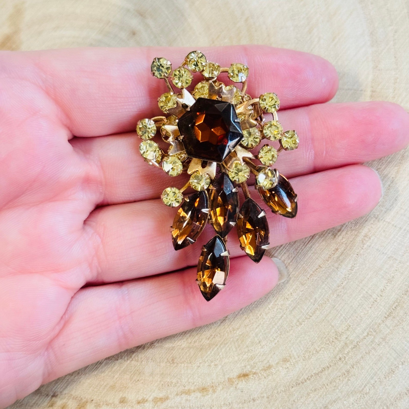 VTG Cathe Signed Flower pin Brooch Jeweled Crystal rhinestone Bouquet rare gold