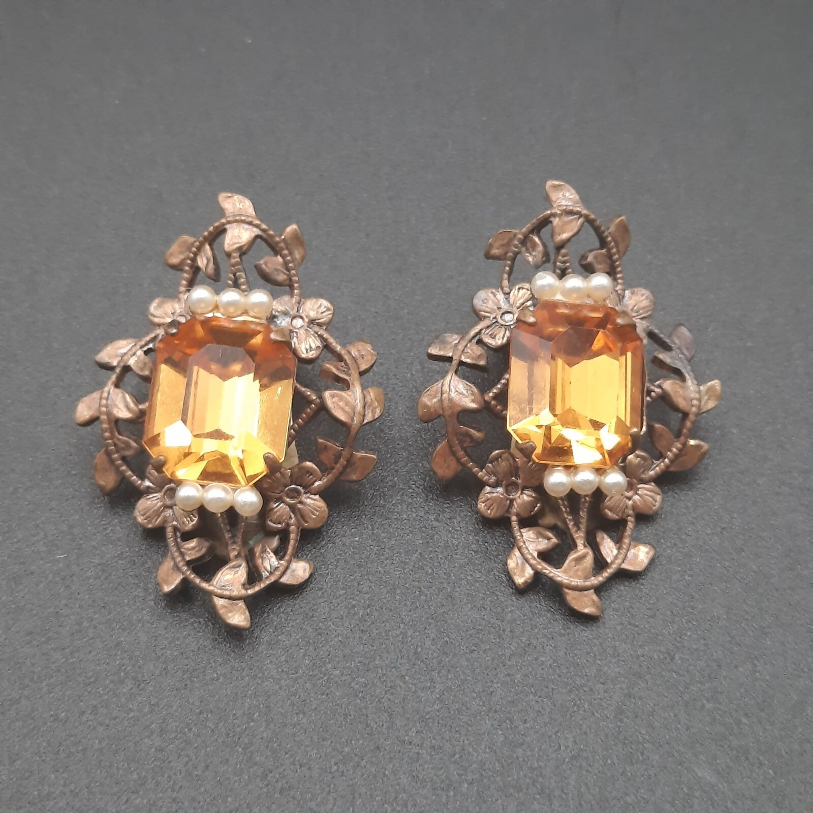 Gold Toned Flower/Leaf w/ Topaz Rhinestone & Faux Pearl Center Clip-on Earrings