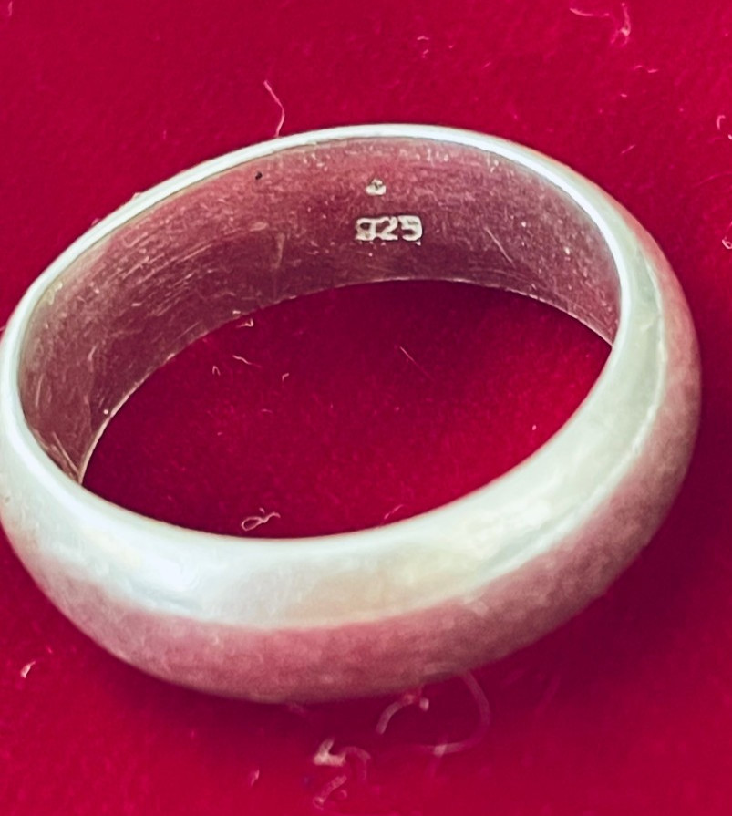 925 solid Sterling Silver Vintage Classic Wedding Band Ring Size 7