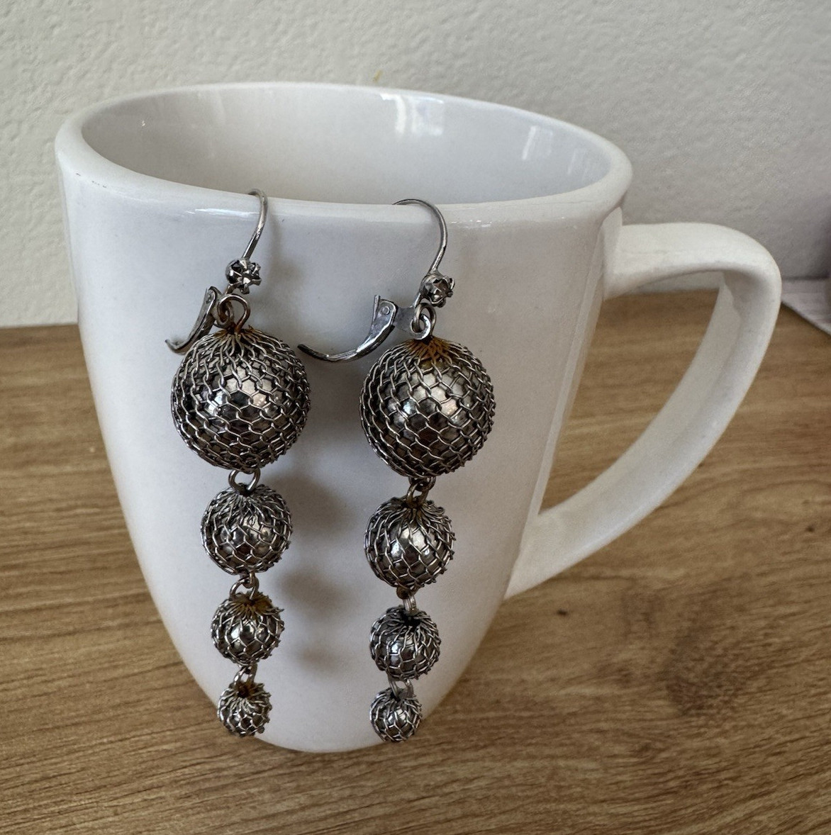 Vintage Silver Tone Metal Mesh Ball Round Dangle/Drop Hook Earrings Leverback