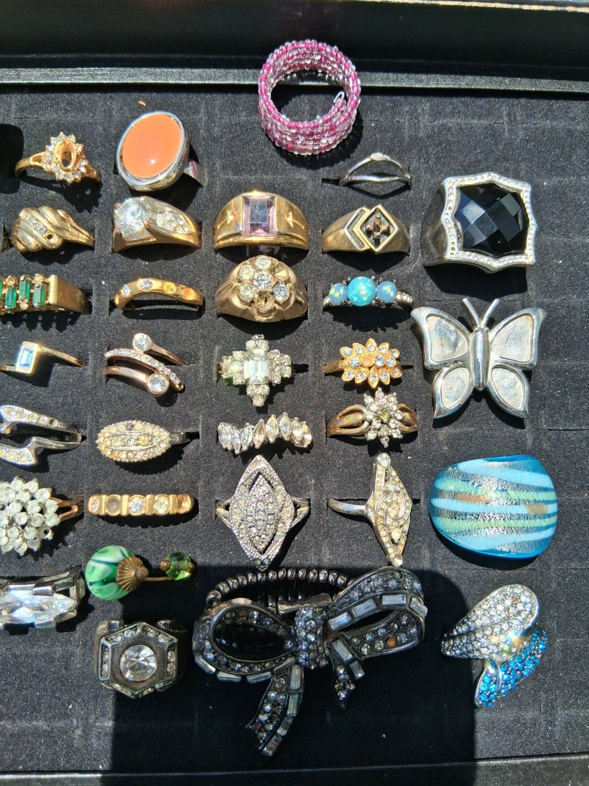 VTG Costume Ring Lot all repair 40s to 90s Era 45 rings 18kge, Vargas, Uncas Etc