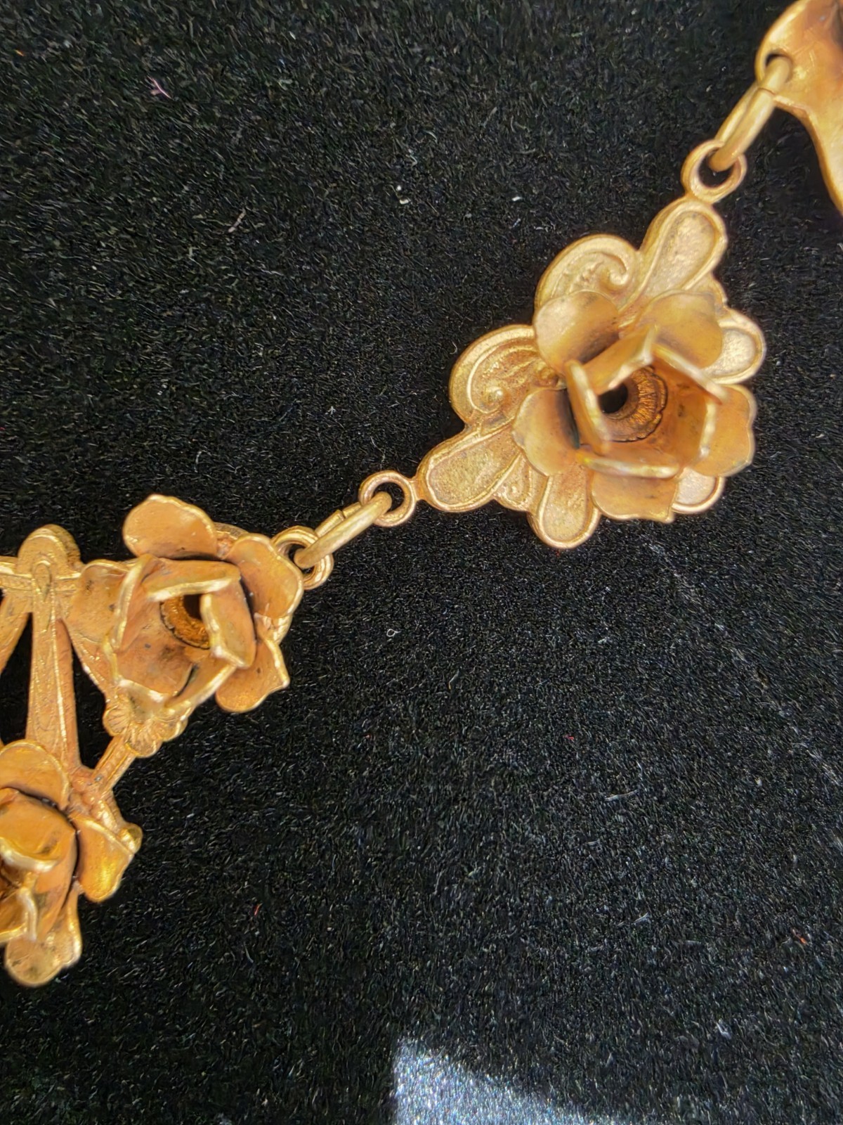 Beautiful Vintage Mid-Century 1940s/1950s Floral Ivy Bib Choker Necklace – 15…