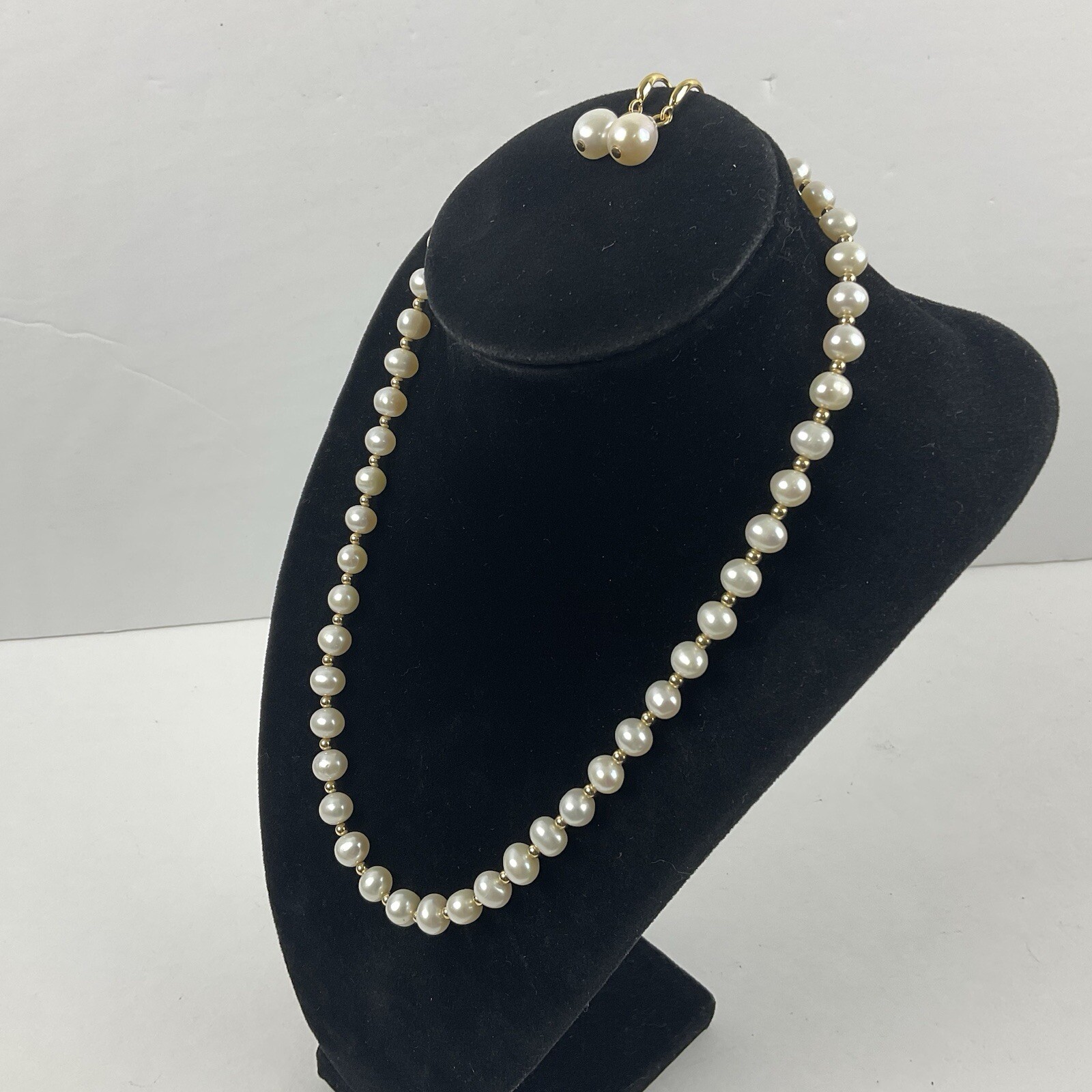 Vintage White Pearl & Gold Filled Beads Necklace Near Round 18″ Gift Earrings