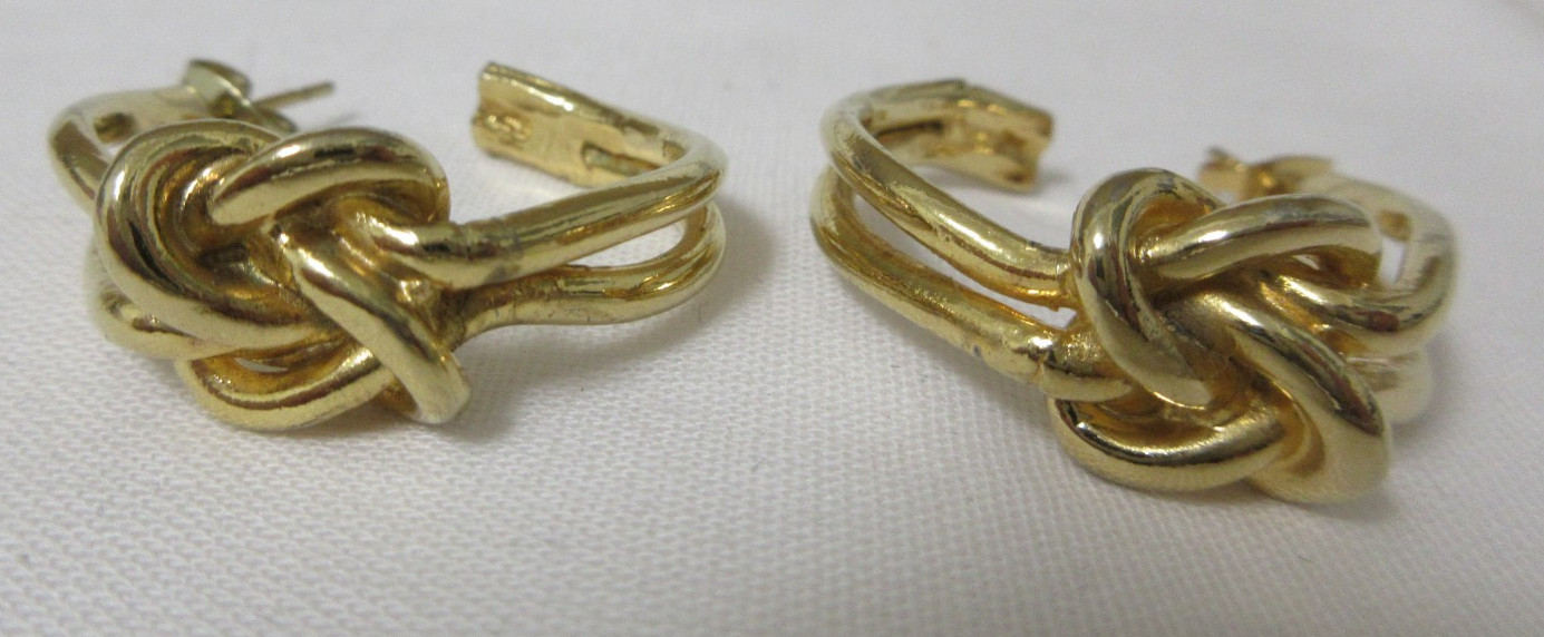 Vintage Gold Tone Knotted Hoop Pierced Earrings – No metal wear