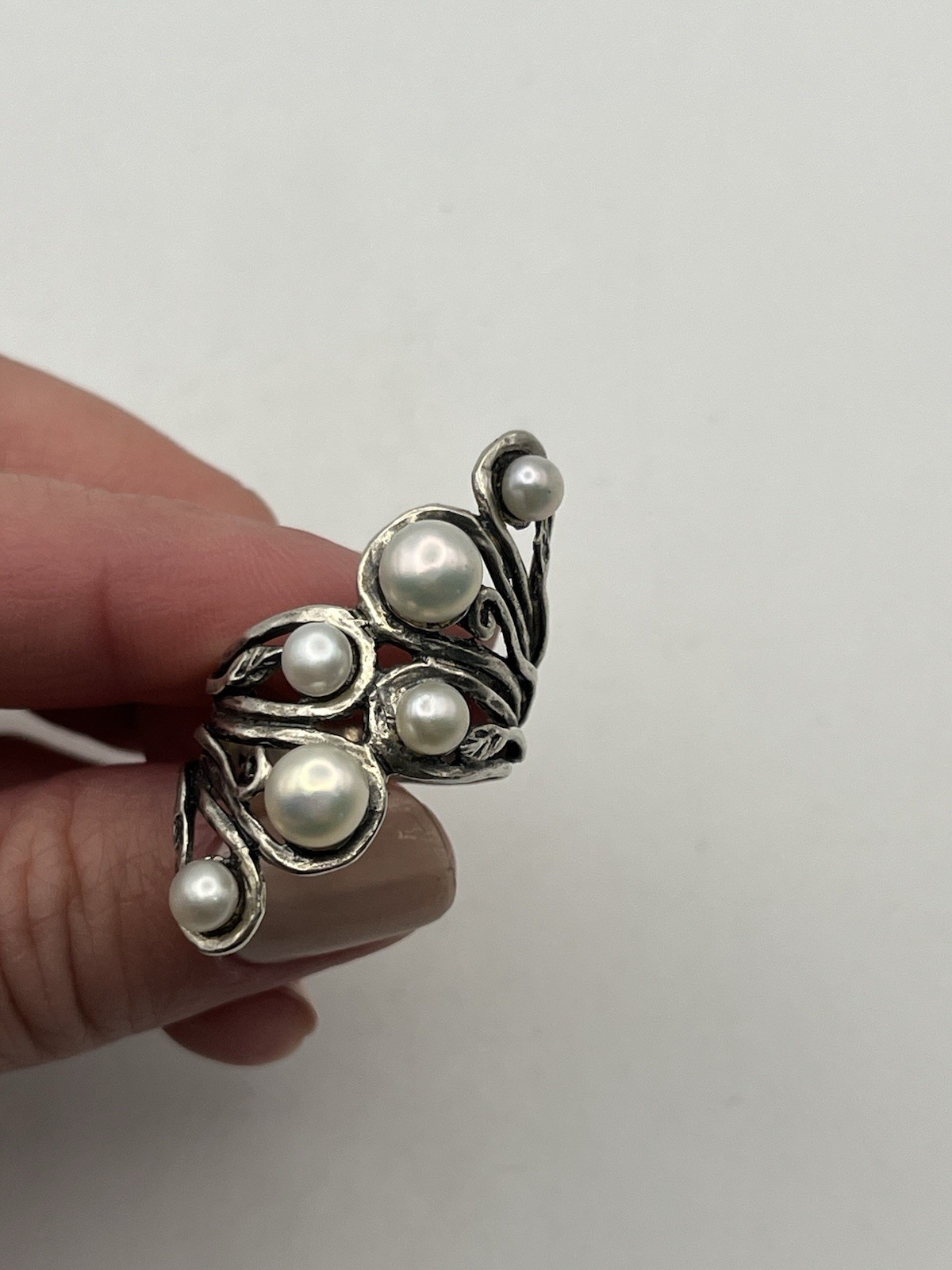 Israel sterling silver pearl elongated vine scroll design size 8 PZ vintage