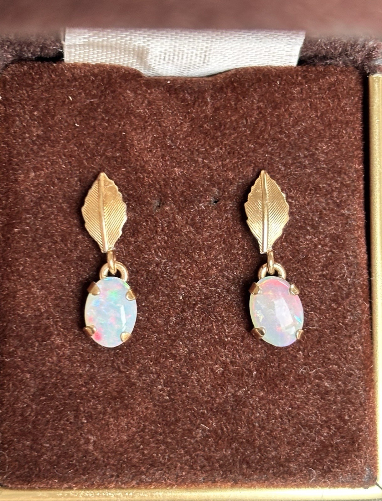 Vintage Gold Tone Leaf Oval Opal I Believe Stud Dangling Earrings 17.5mm Long