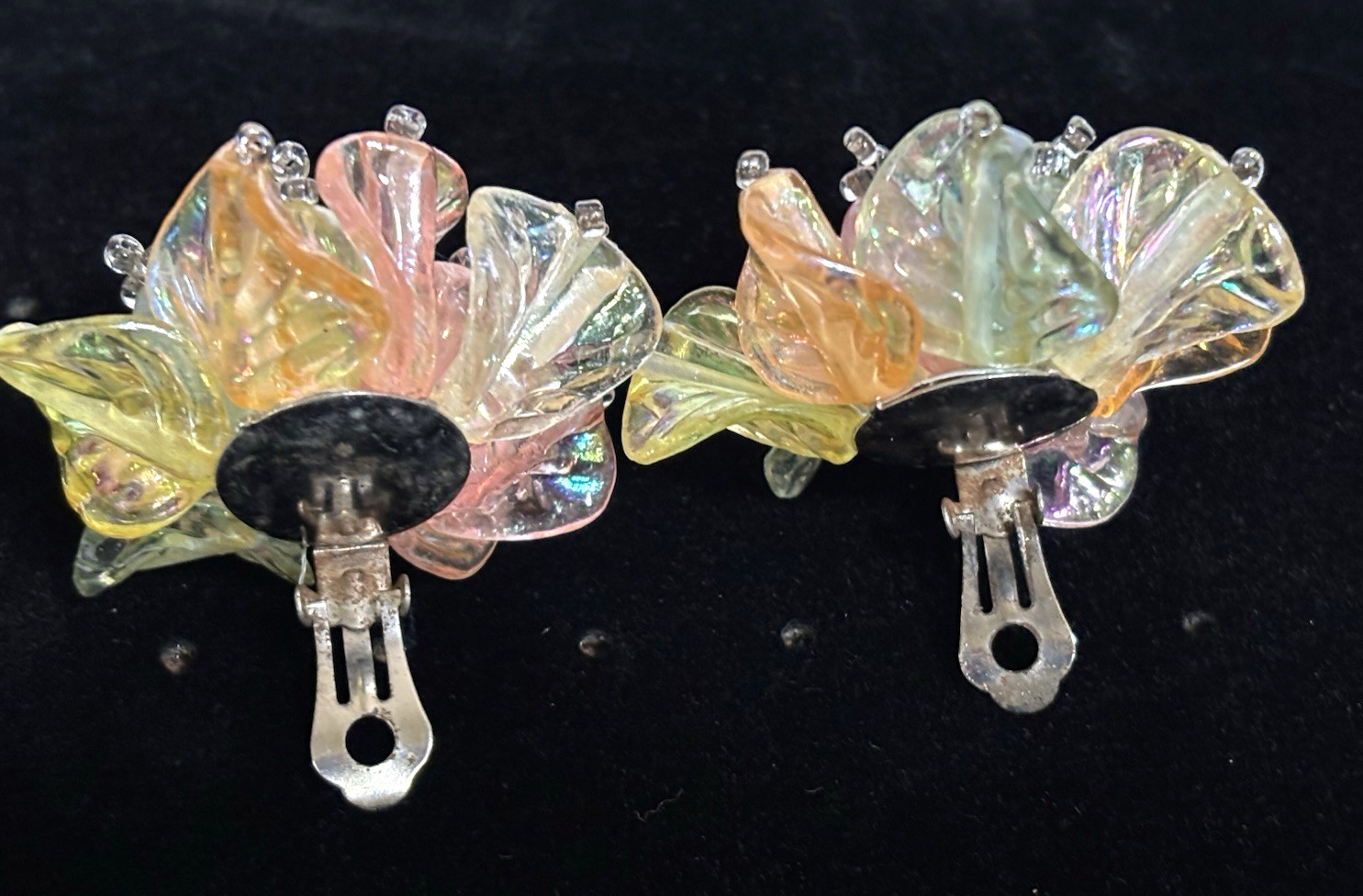 Vtg Acrylic Resin Big Flower Petal Pastel Shiny Statement Clip Earrings 1.75″