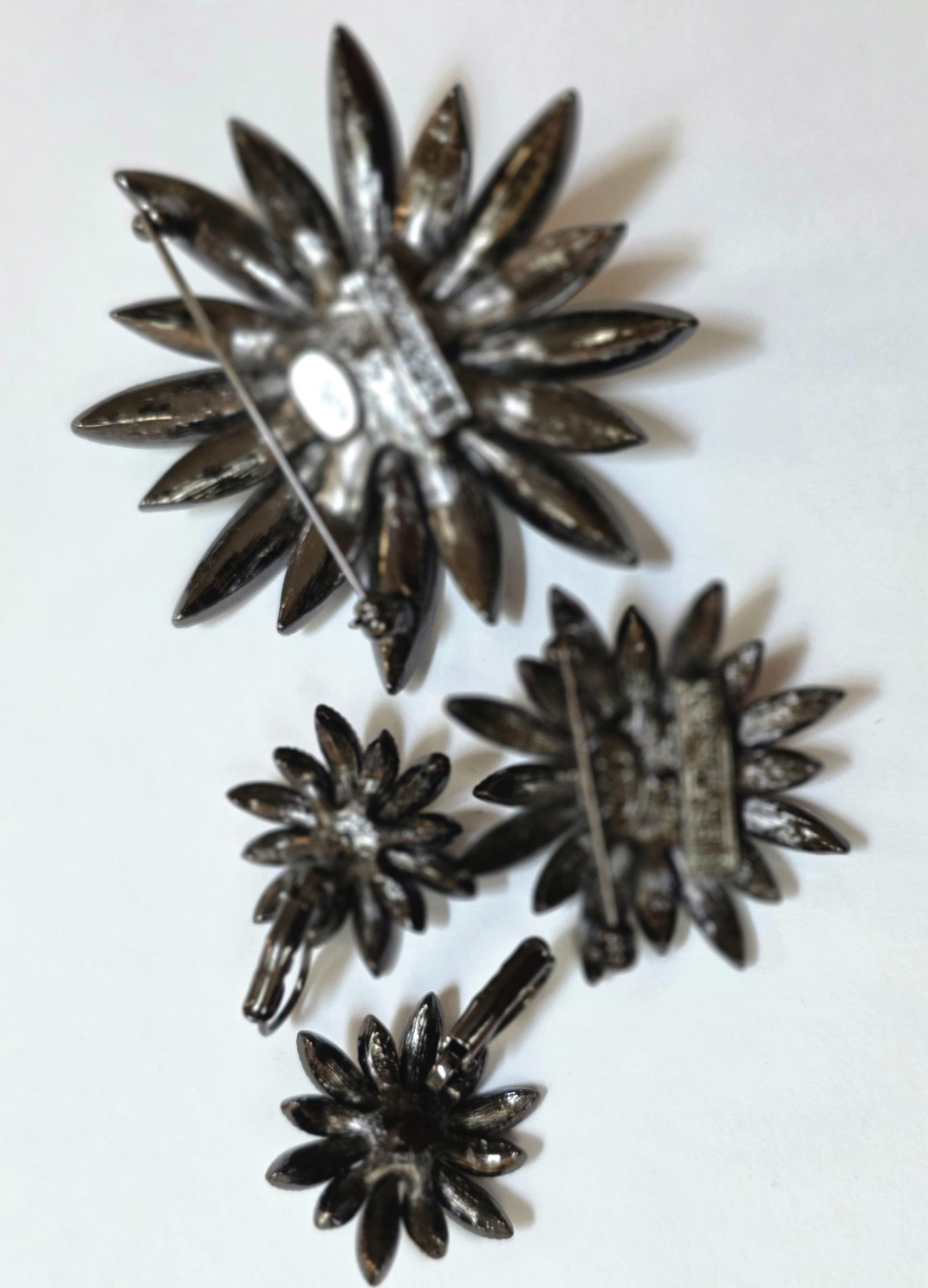 4 piece Joan Rivers Swarovski Crystals & Enamel Blue Flowers Brooch earrings pin