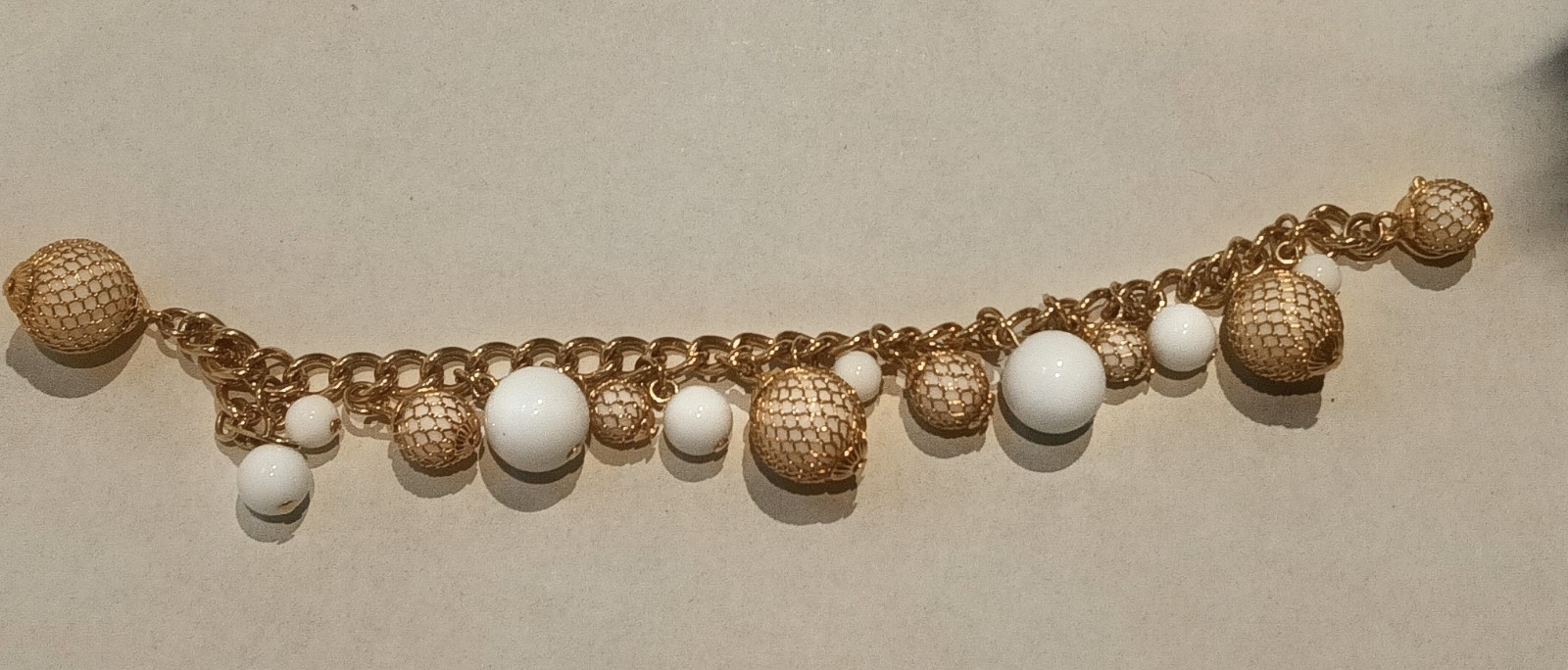 Vintage Trifari Gold Tone Bracelet White And Mesh Wrapped Ball Bead Drops