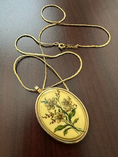 Vintage Napier Signed Triangle Cobra Link Chain Oval Floral Pendant 23″ Necklace