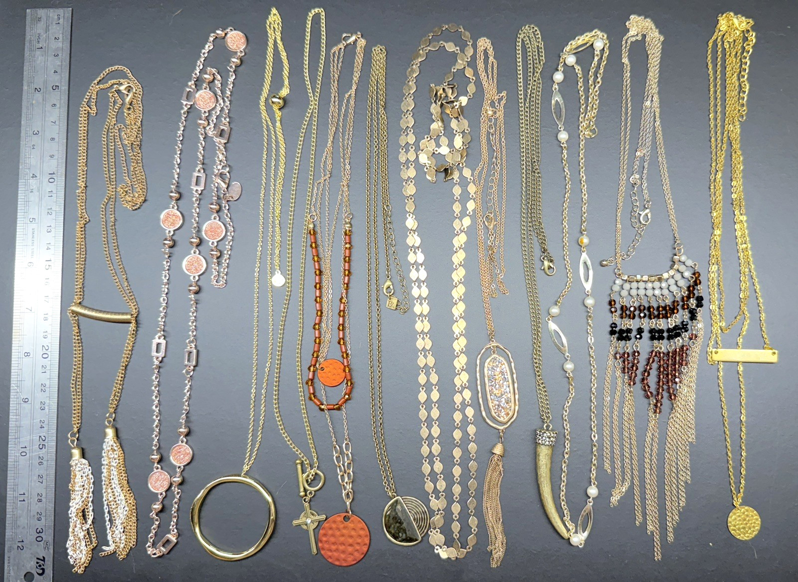 100 pcs Vintage Now Gold Tone Pendants Chains Necklaces Lot Signed & Unsigned