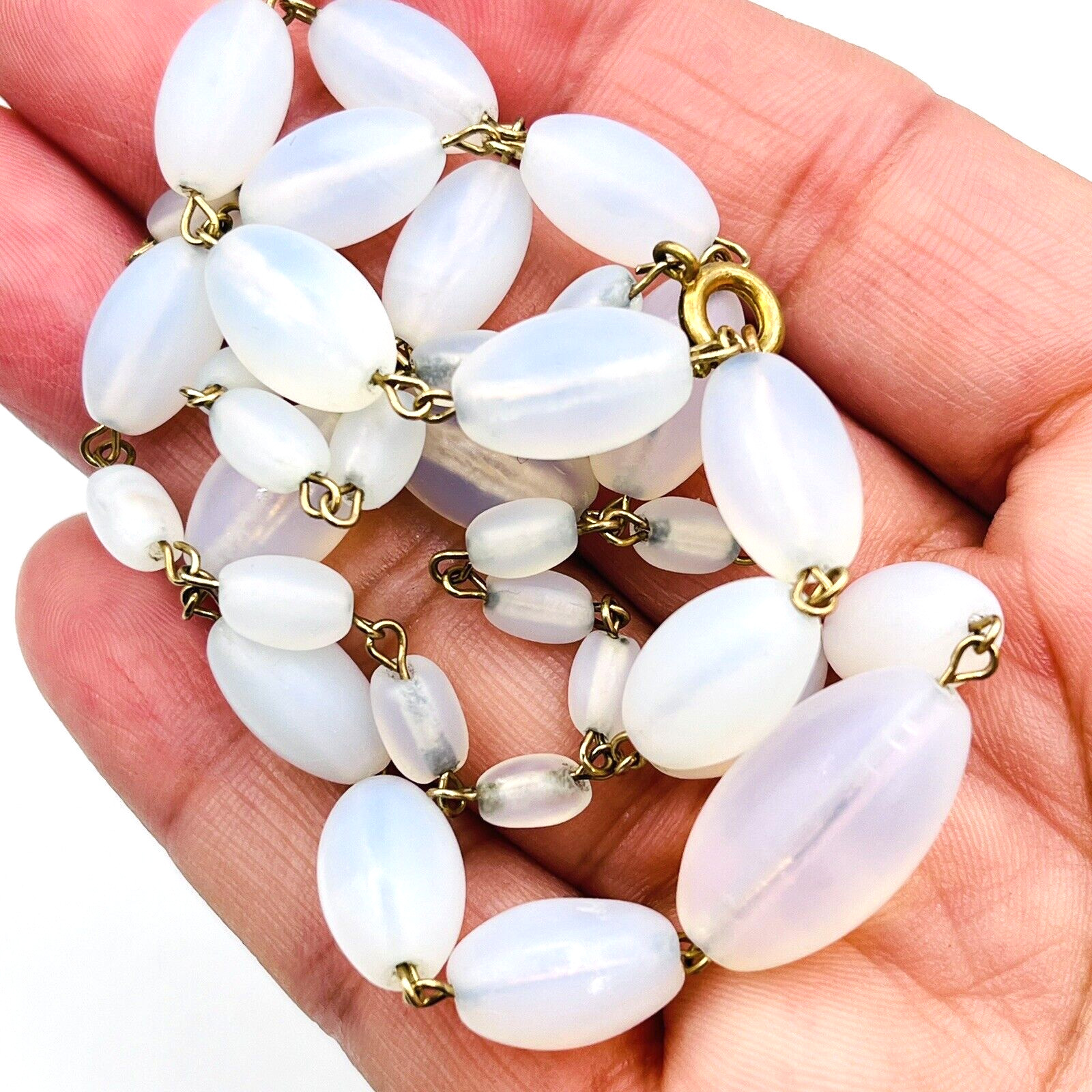 Vintage Art Deco Opaline Opalite Graduated Glass Bead Necklace 21″