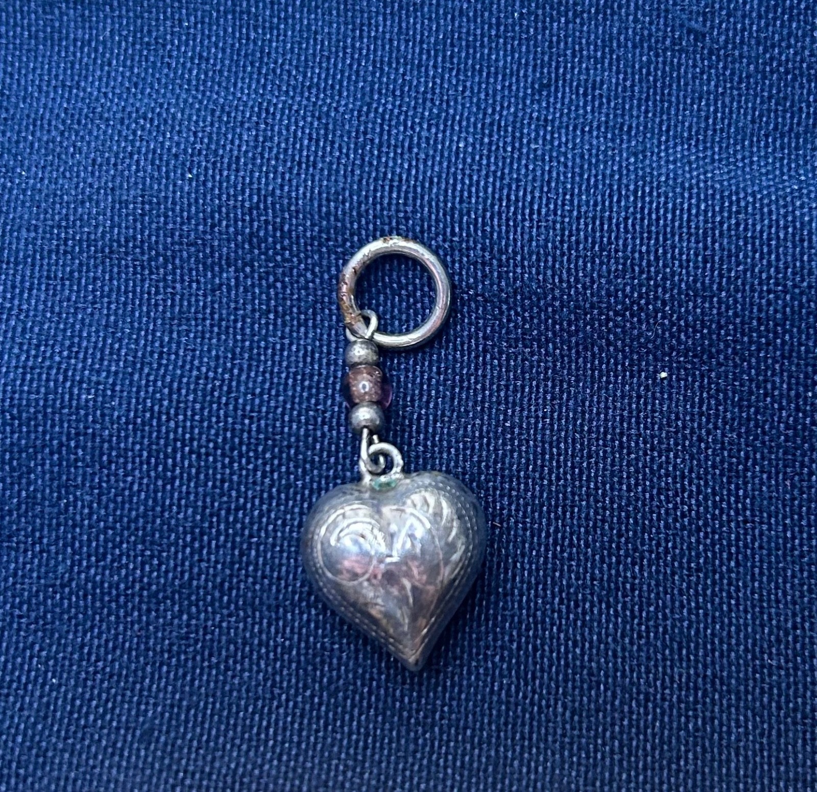 Vintage Heart Pendant Silver-toned