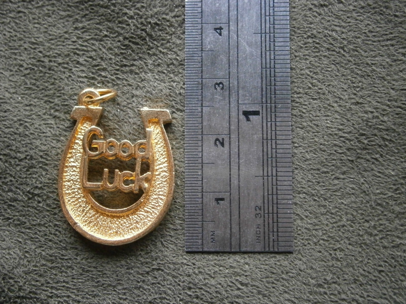 Large Hobco Good Luck Horseshoe Chunky Goldtone Vtg Bracelet Charm Pendant 4.5g