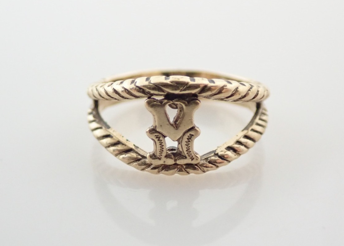 Vintage 18k HGE Signet Initial Letter “M” Pinky Band Ring Sz 5