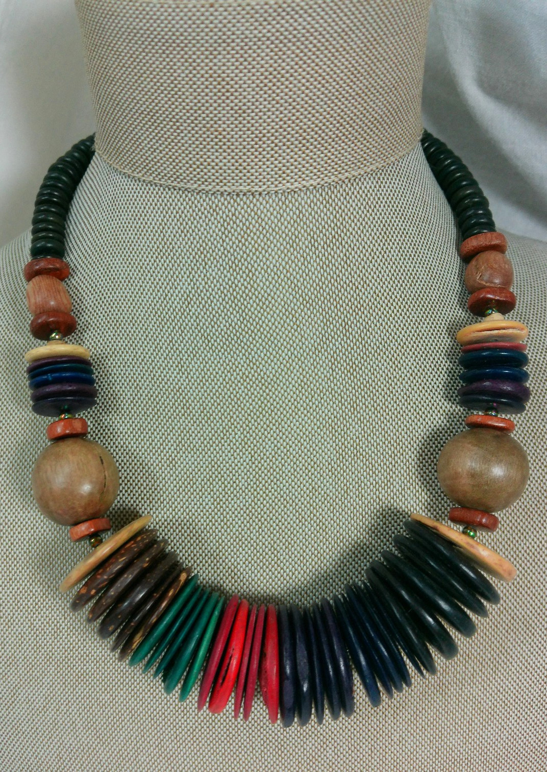 Vtg Chunky African Nut Wood Seed Disk Colorful Beaded Ethnic Choker 17″ Necklace