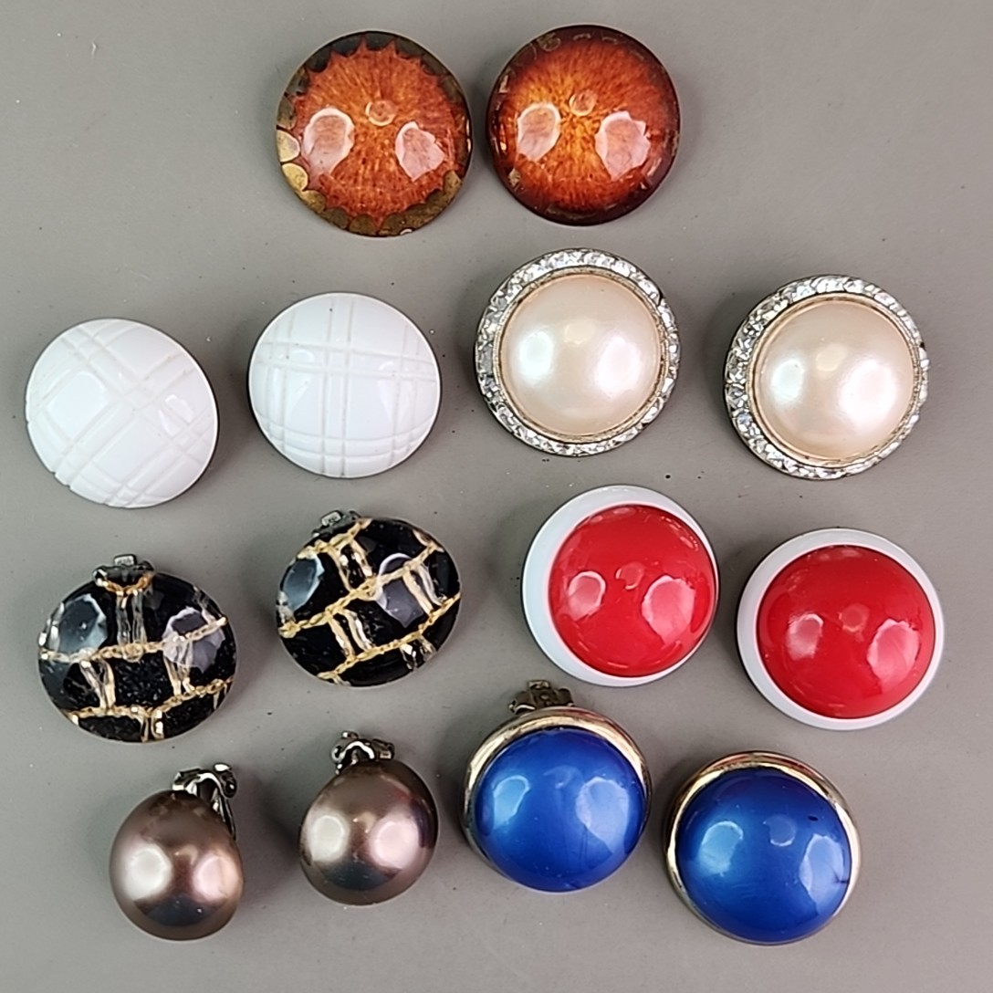 Vintage Round Clip On Earrings Lot of 7 Red White Blue Brown Acrylic Resin