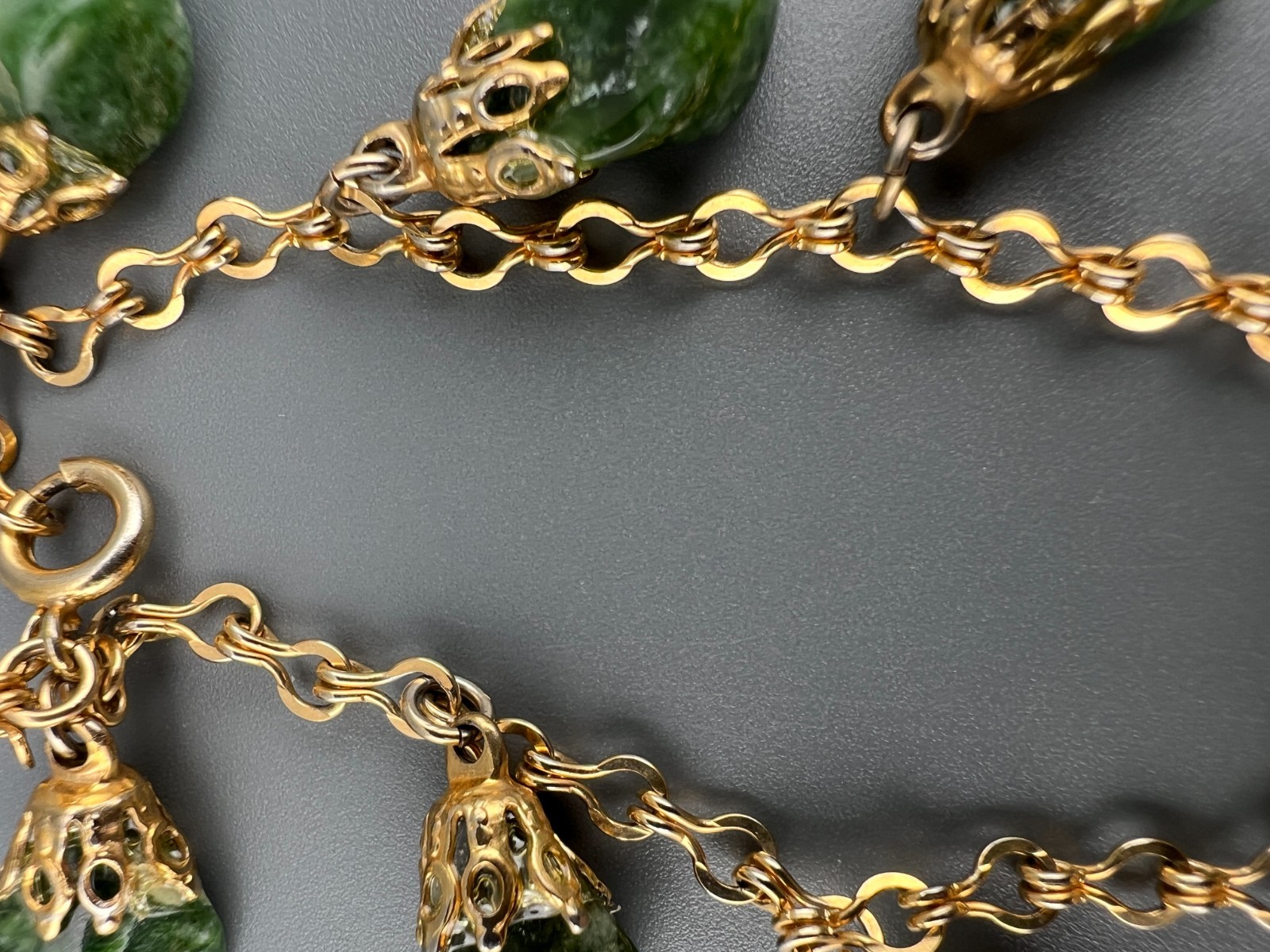 Vintage Charm Bracelet Green Gemstone Gold Tone Serpentine 7″ Fancy Link Boho