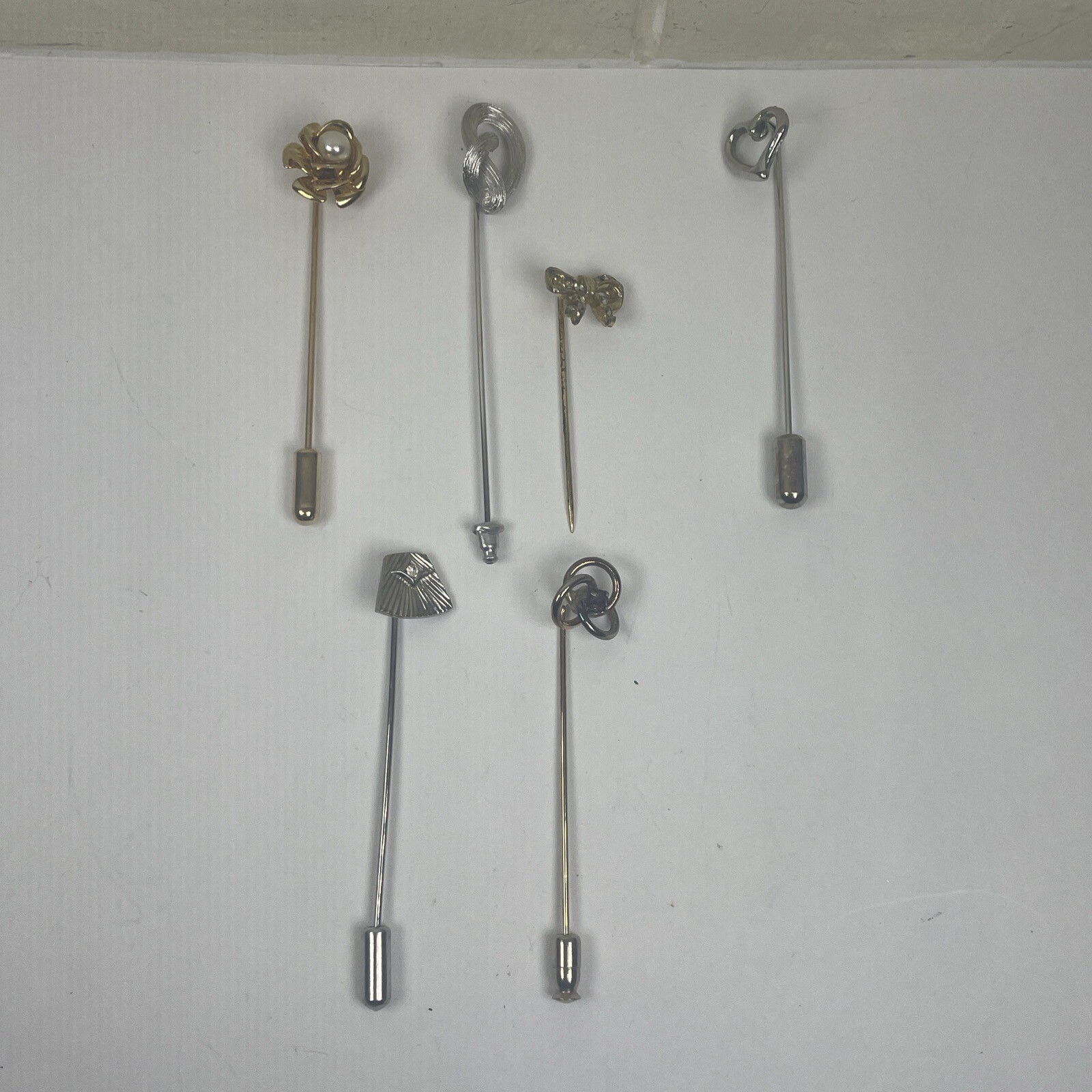 Vintage Lot Clips Pins Jewelry Novelty Assorted Shapes & Sizes
