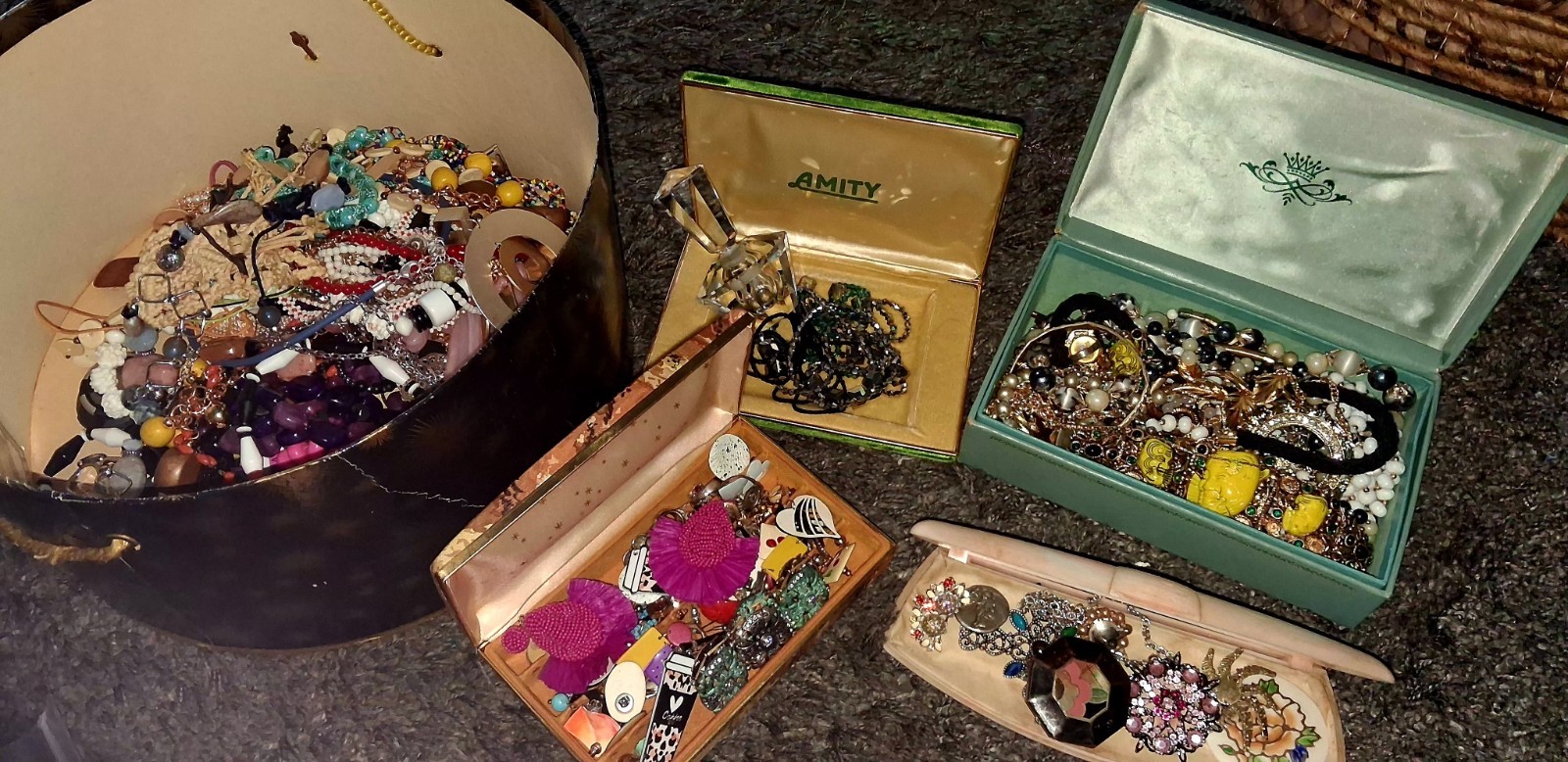Vintage Mixed Signed Costume Jewelry Hat Box & Travel Cases Included 🔥BSK