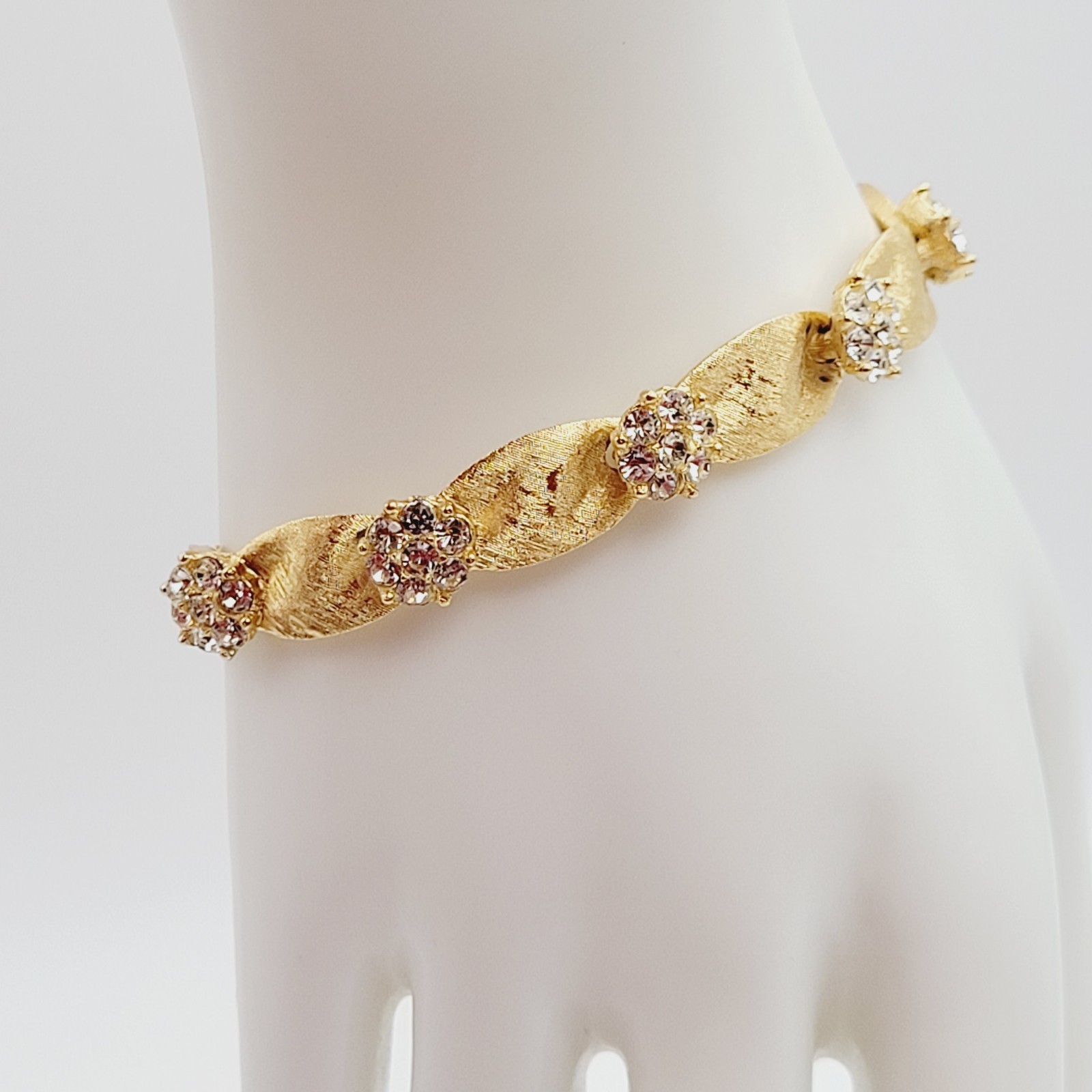 Crown Trifari April Birthday Series Ribbon Flower Clear Rhinestone Link Bracelet