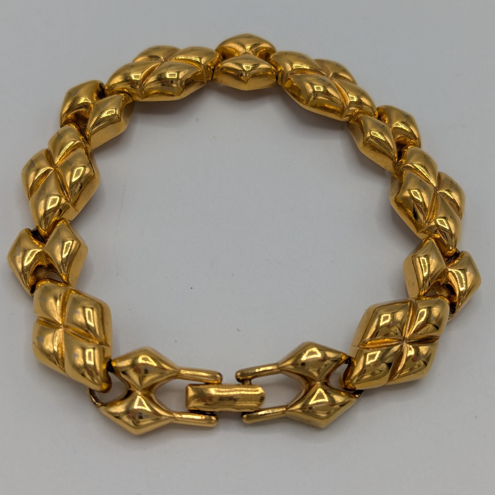 Monet Puffed Quilted Diamond Shape Bracelet Gold Plated 7.5″