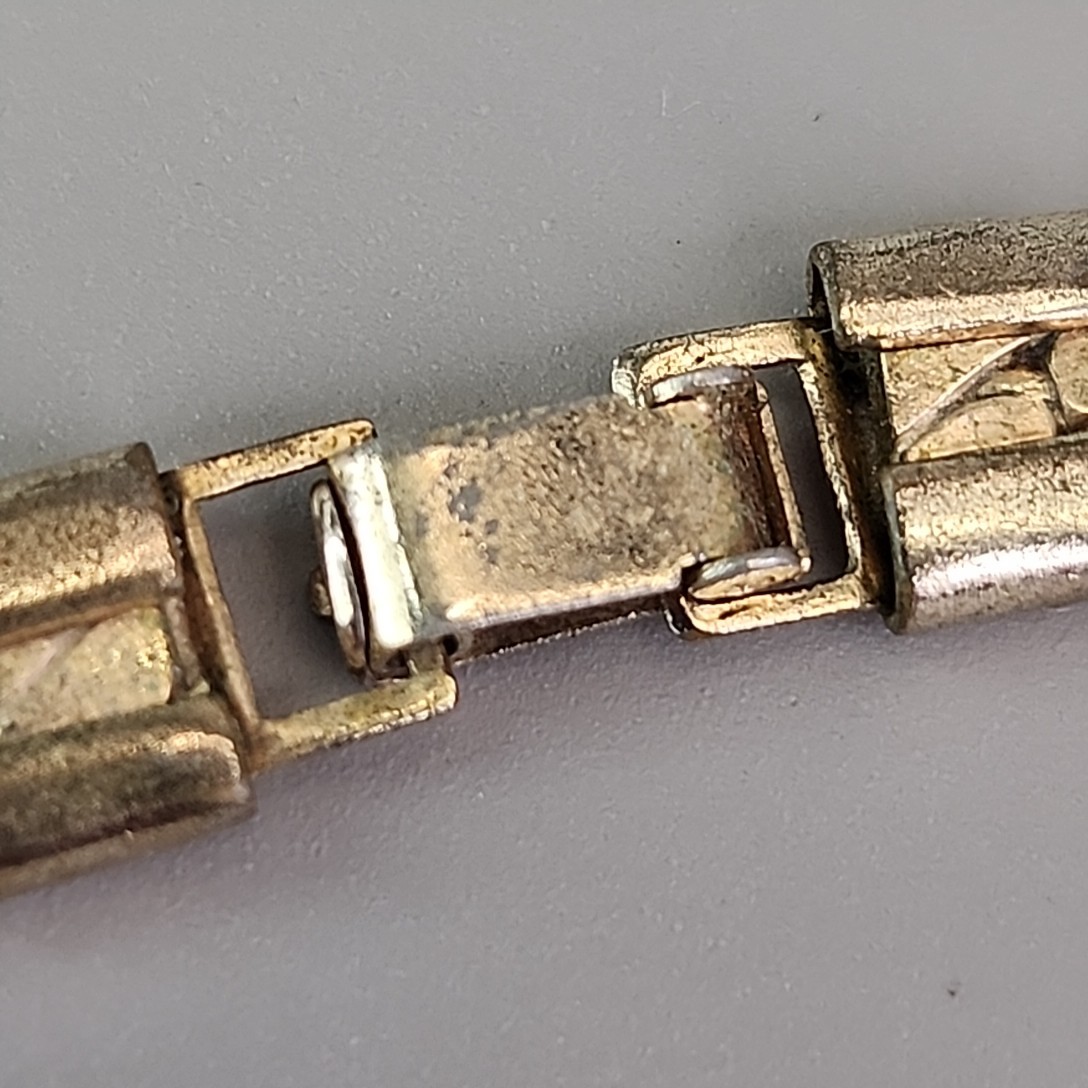Vintage Chain Tassel Necklace Herringbone Gold Tone Floating Buckle Pendant 15.5