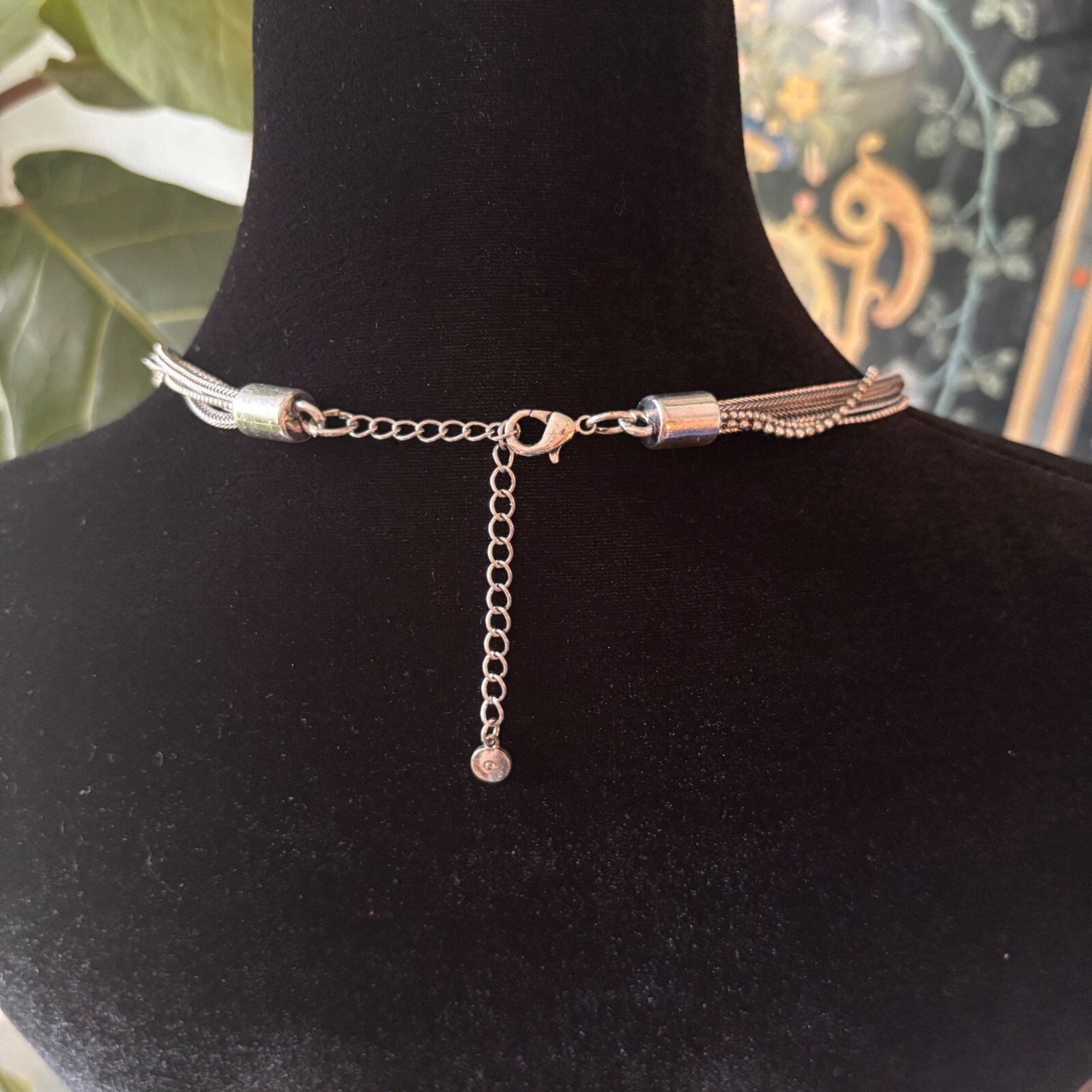 “1946” Multi-Strand Silver-Tone Necklace Textured Round Pendant 5 Chains Trendy