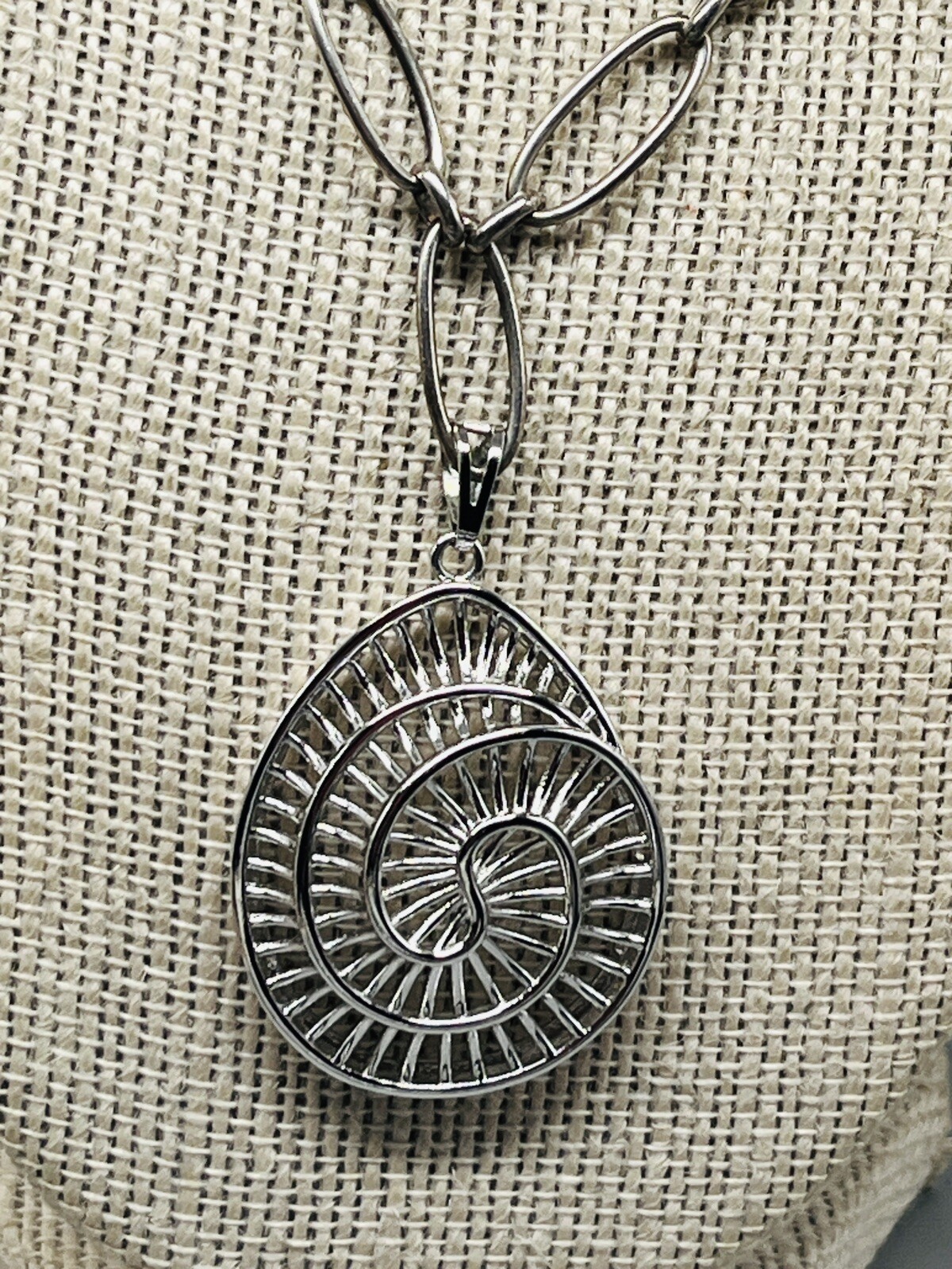 Sterling Silver Fossil Charm Chain Necklace 16″ Chain, 1.5″ pendant ne02
