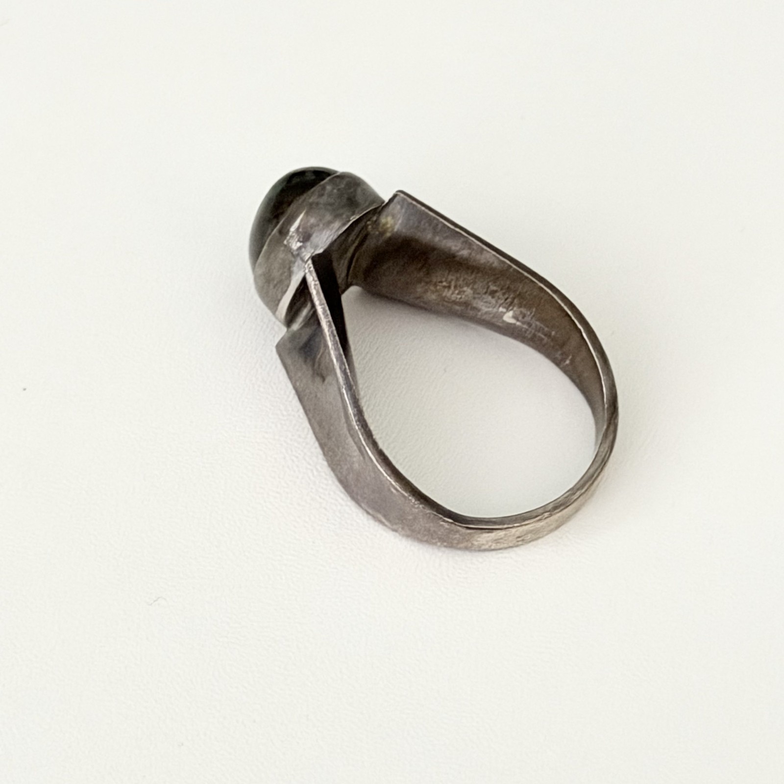 Vintage Israel Modernist Designer 925 Sterling Silver Green Stone Ring Size 7.25