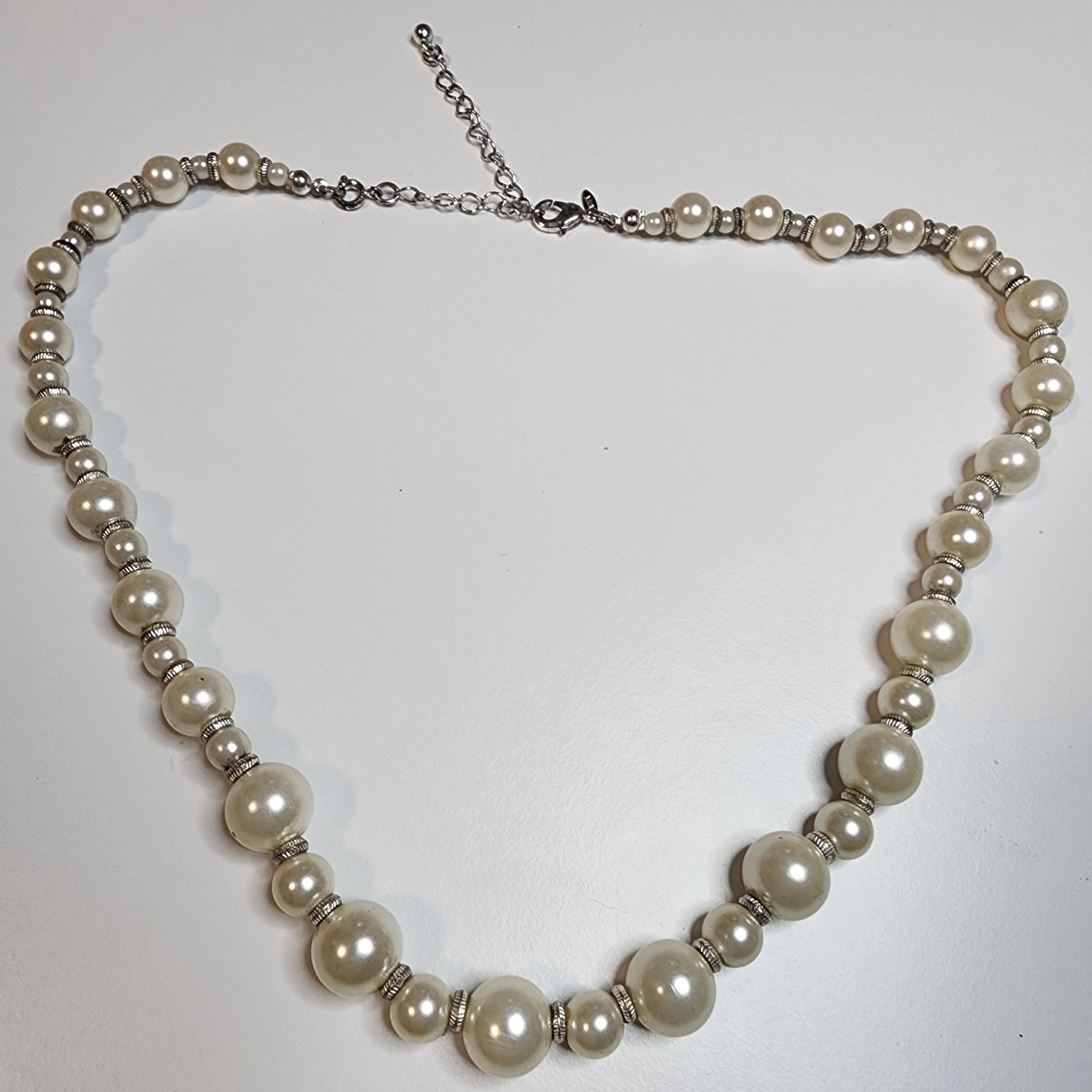 Vintage Avon Jewelry Faux Pearl And Silver Tone Necklace Signed NWT (Avon) White