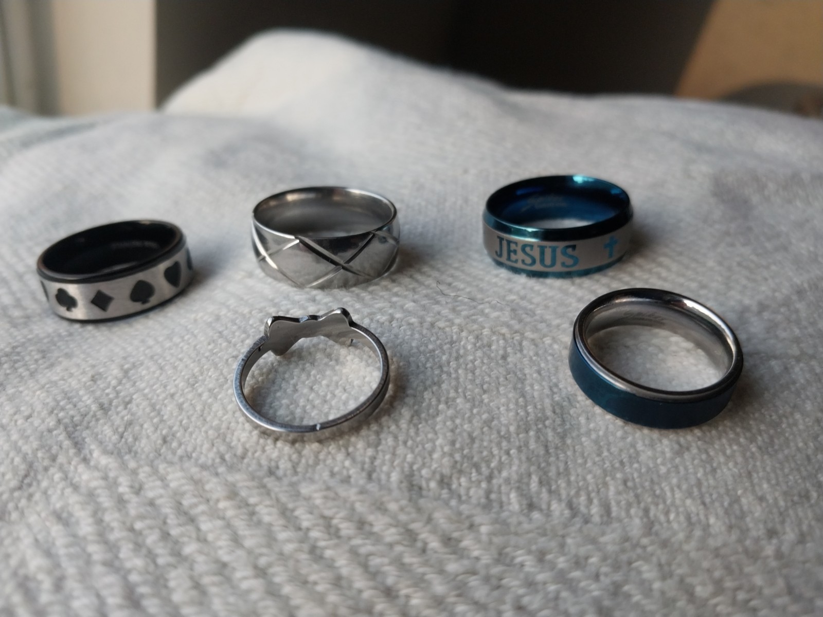 sz 9 – Poker Suits – Jesus – 5 Stainless Steel Rings Silver Blue Black
